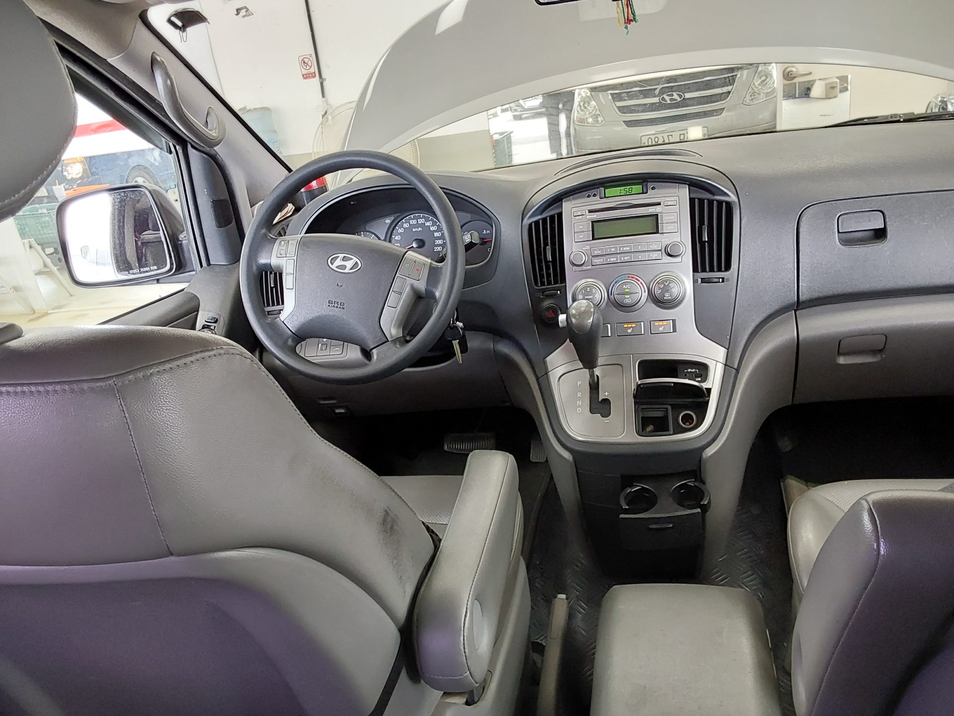 2012 - hyundai grand starex