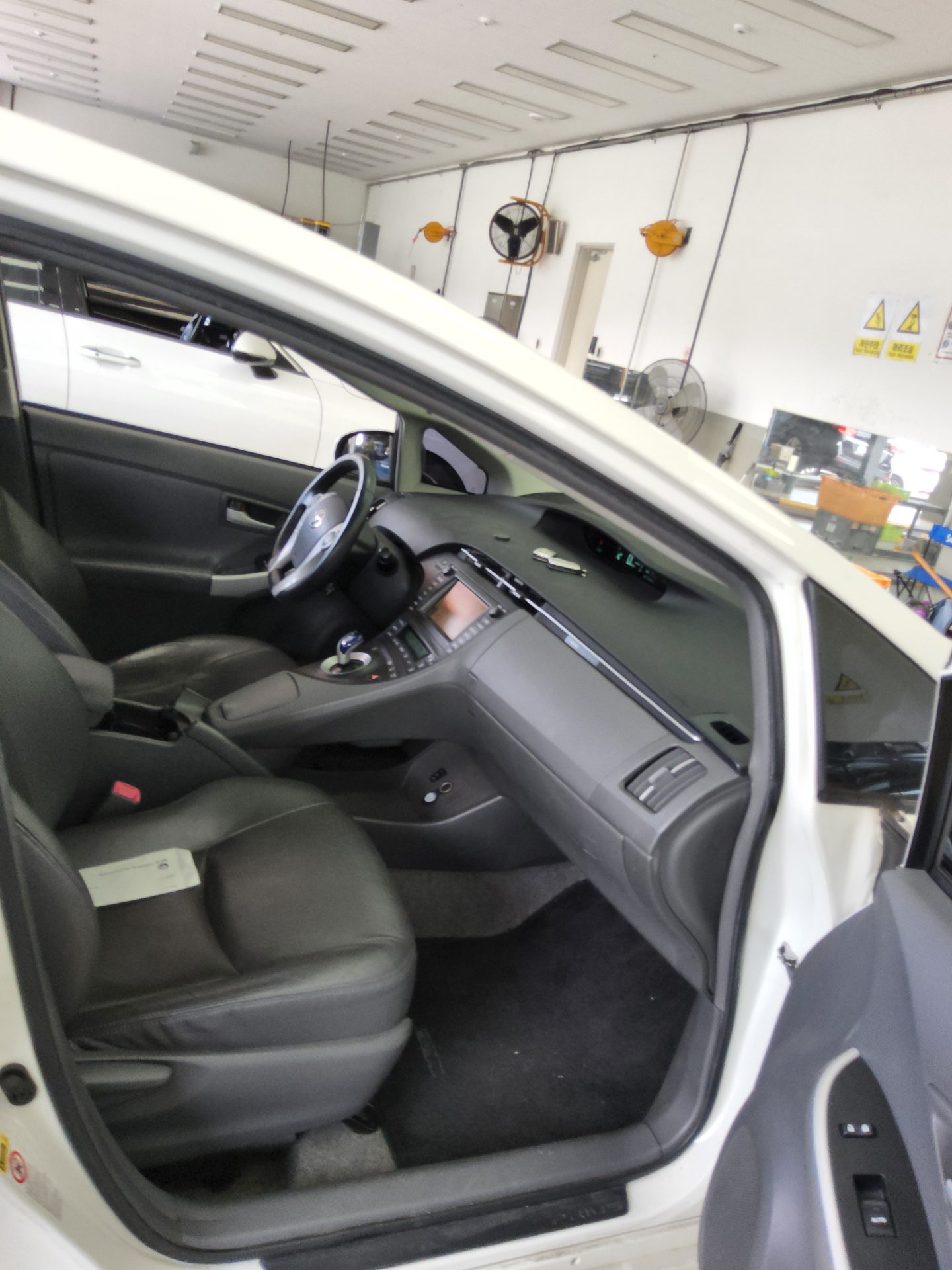 2011 - toyota prius