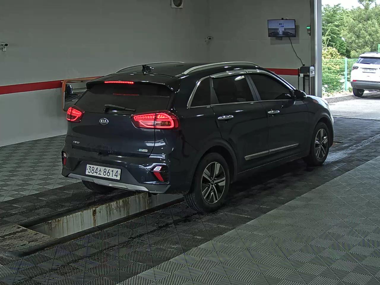 2021 - kia niro