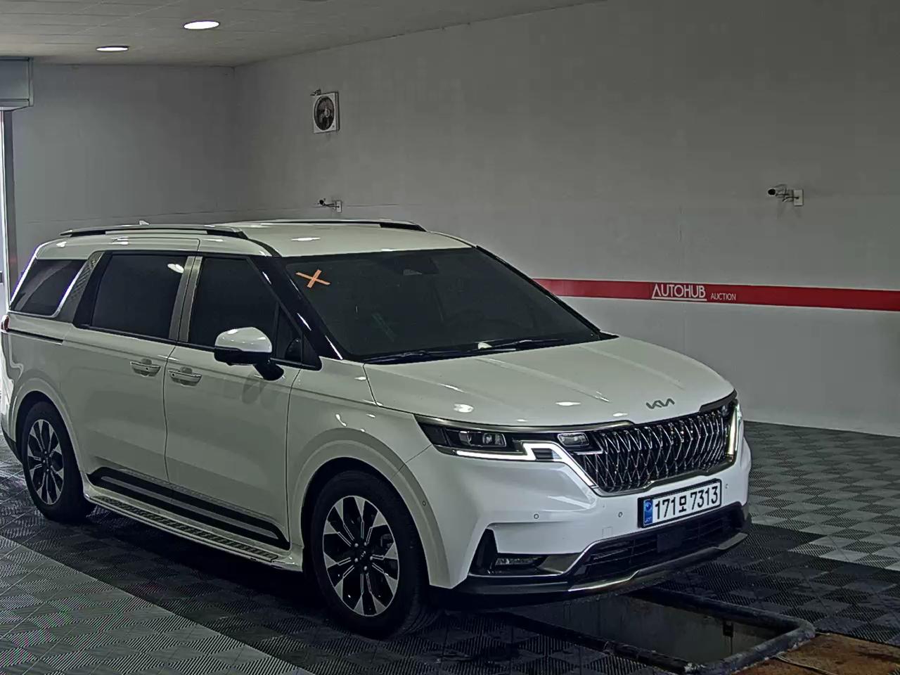2023 - kia carnival