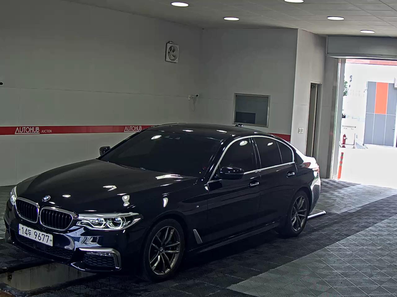 BMW 5 SERIES (7TH GEN) 530i M PACK