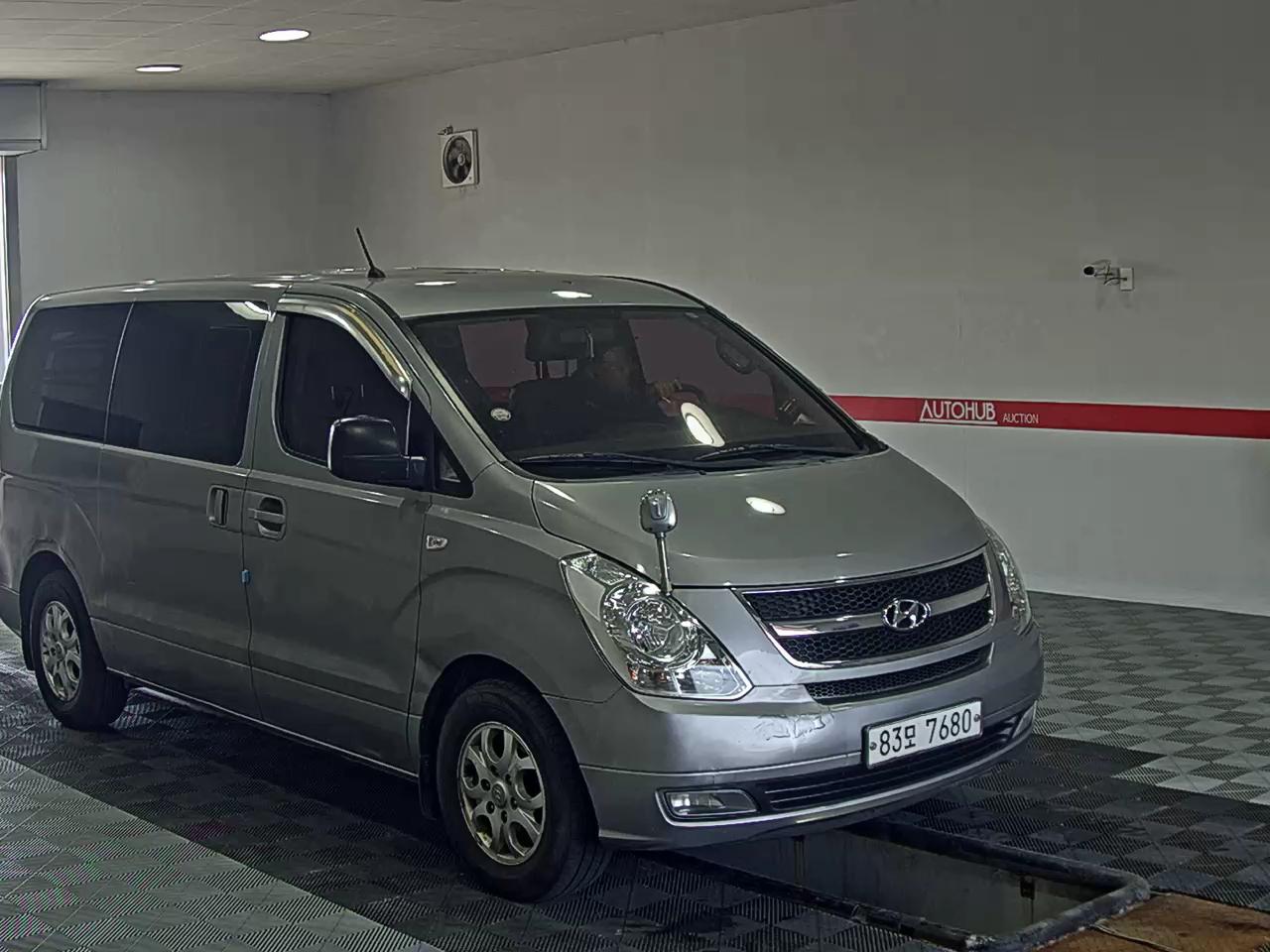 2012 - hyundai grand starex