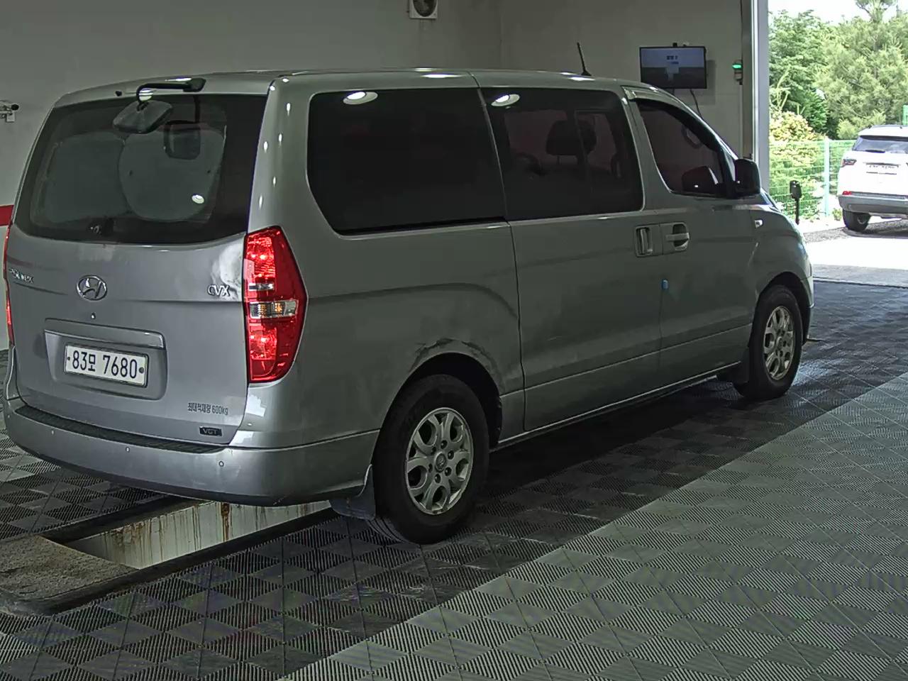 2012 - hyundai grand starex
