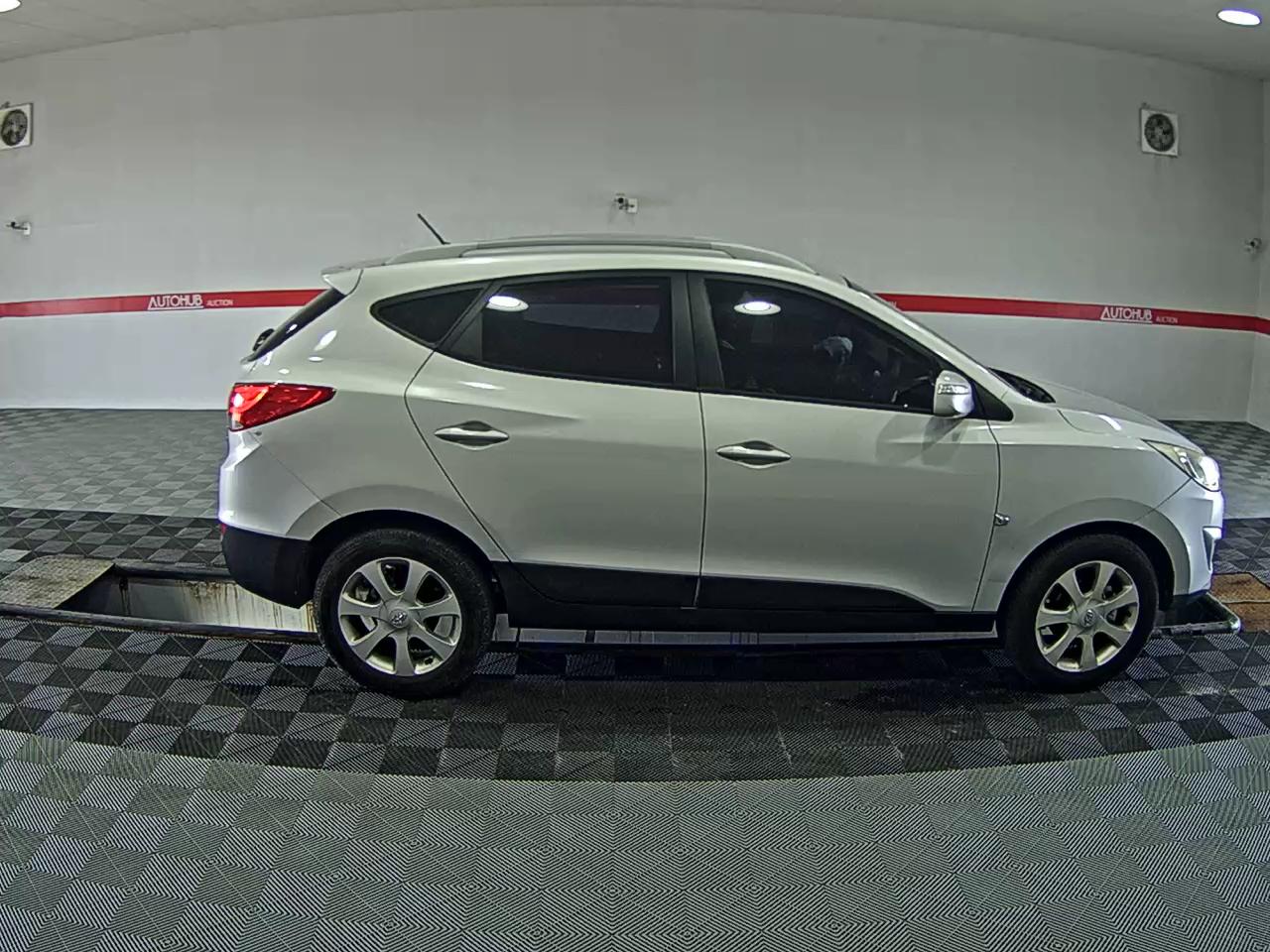 2011 - hyundai tucson