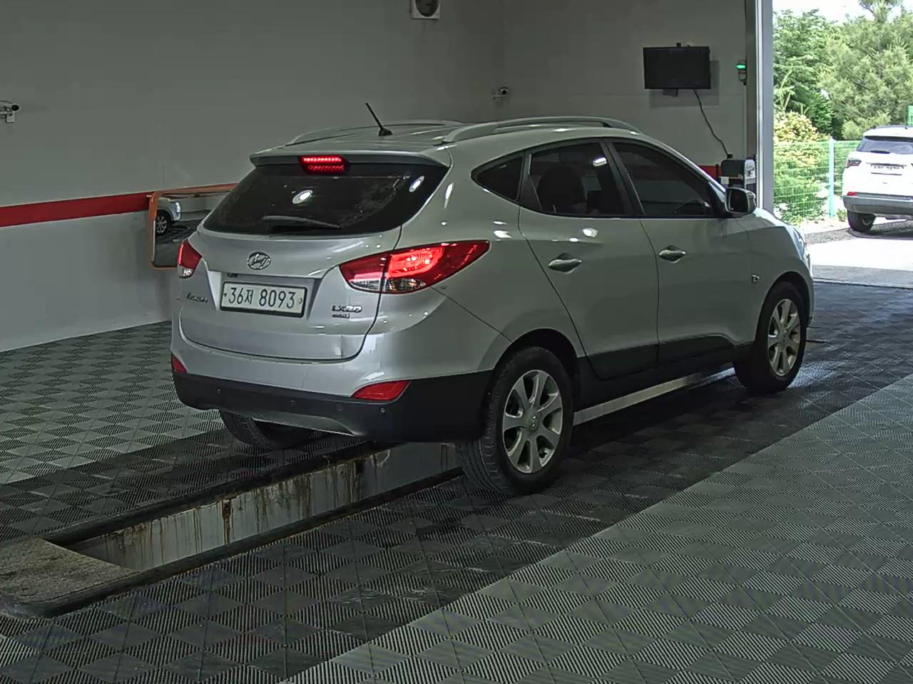2011 - hyundai tucson