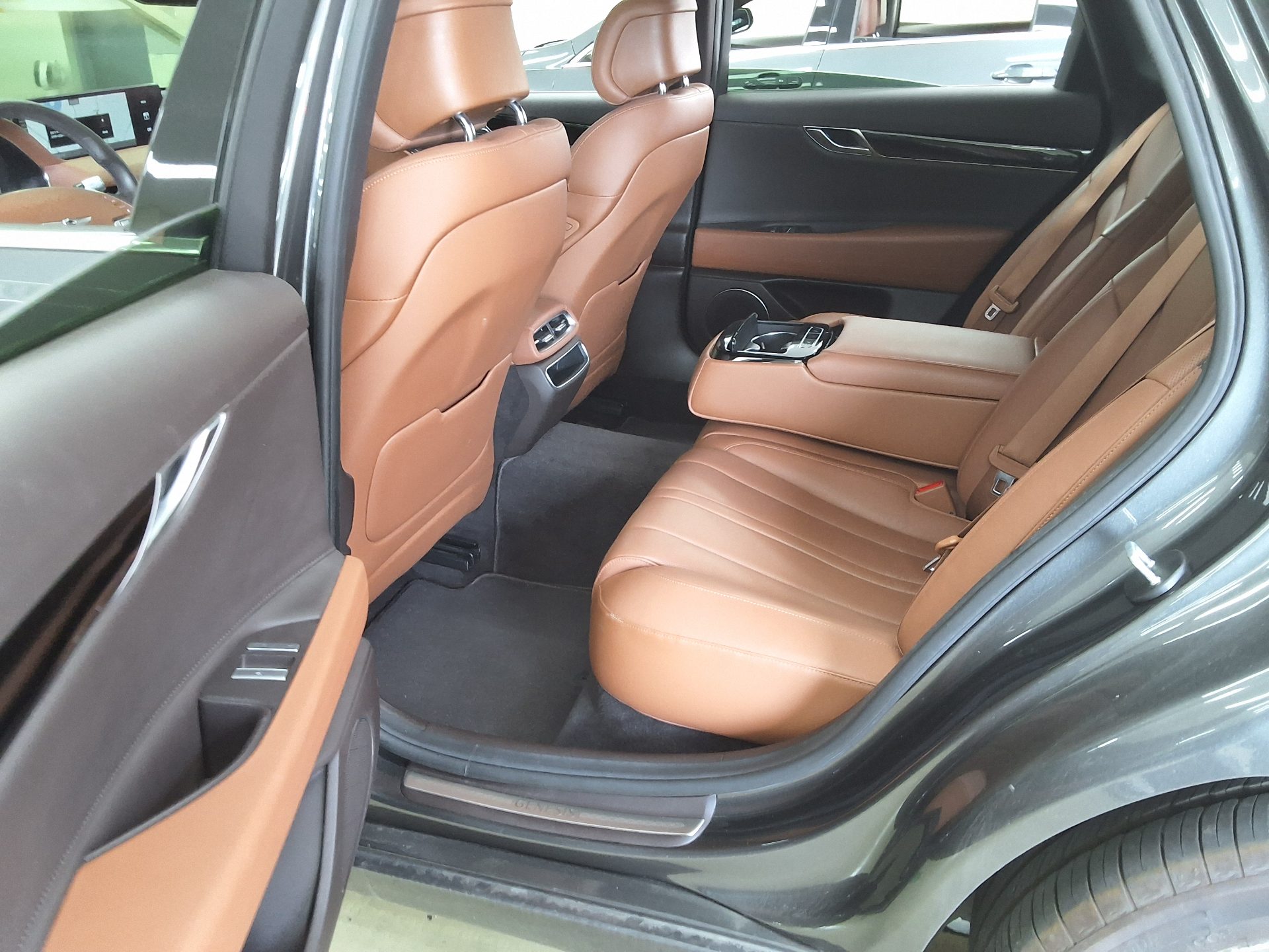 2021 - genesis g80