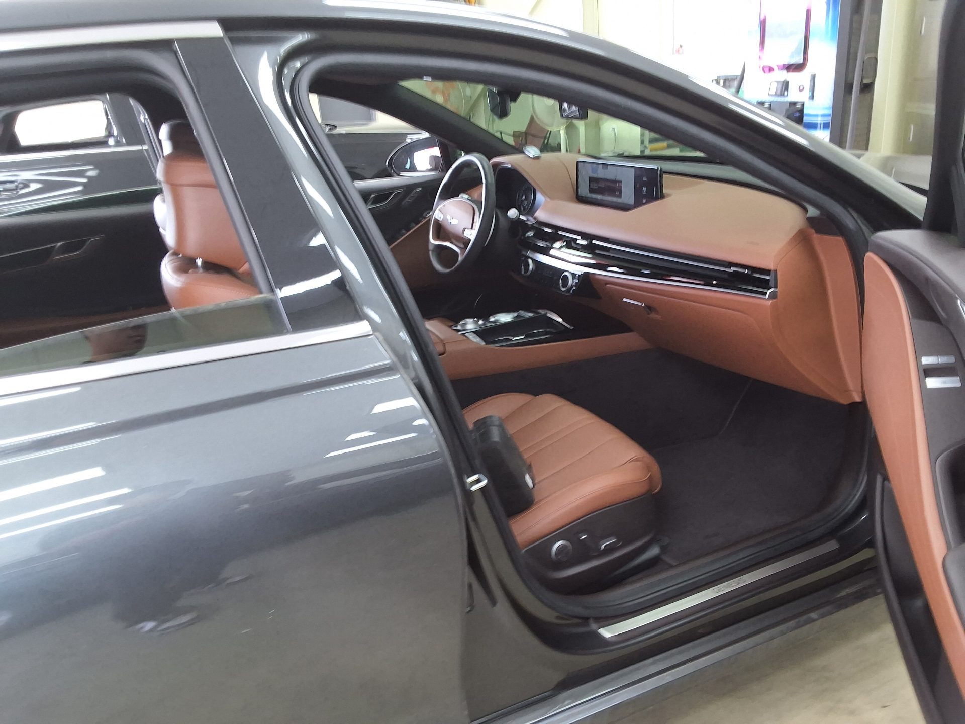 2021 - genesis g80