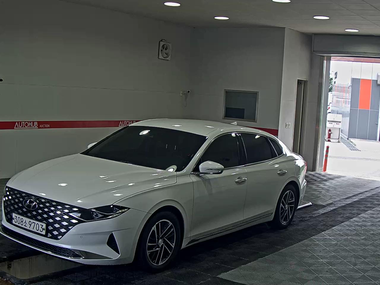 HYUNDAI GRANDEUR LPi DISABLED VEHICLE