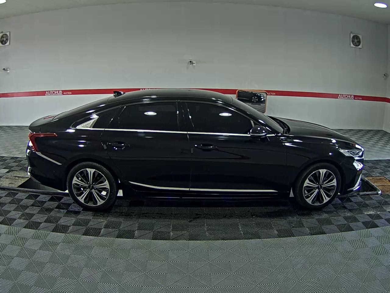 2022 - kia k8