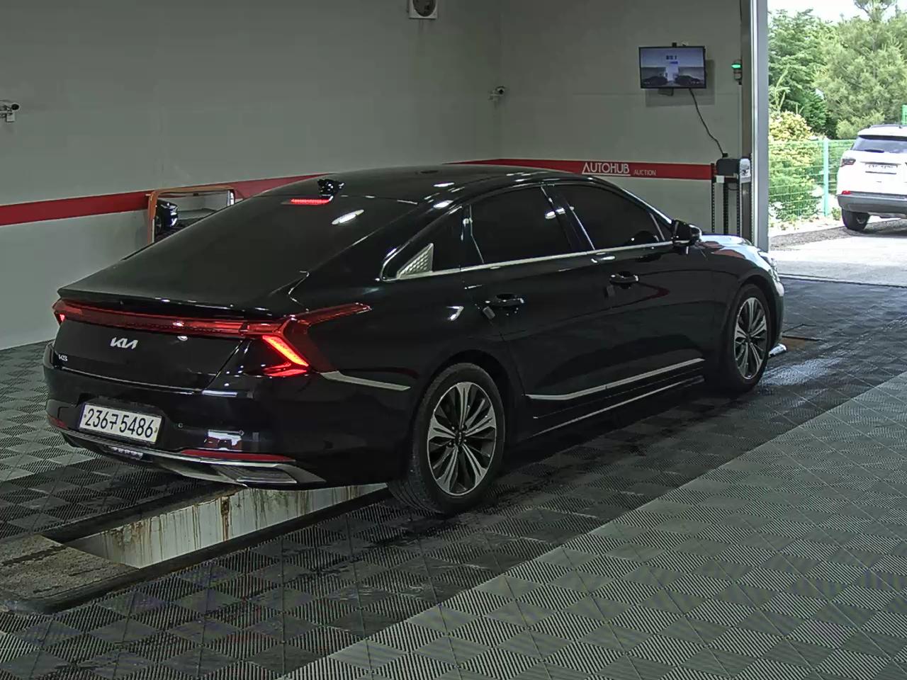 2022 - kia k8