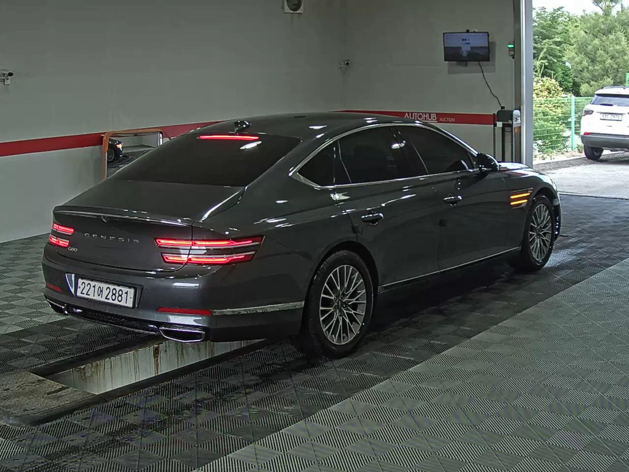 2021 - genesis g80