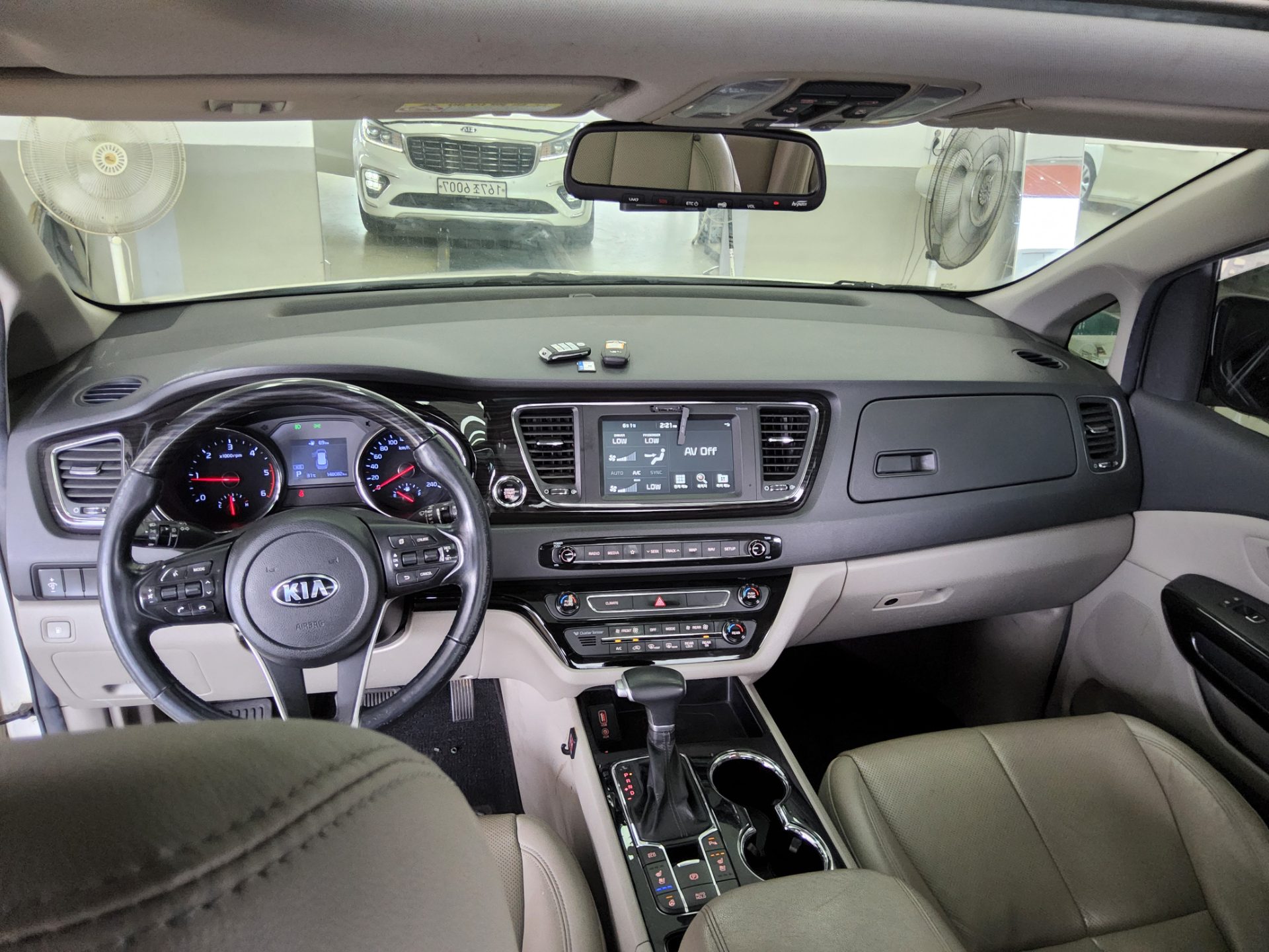2020 - kia carnival