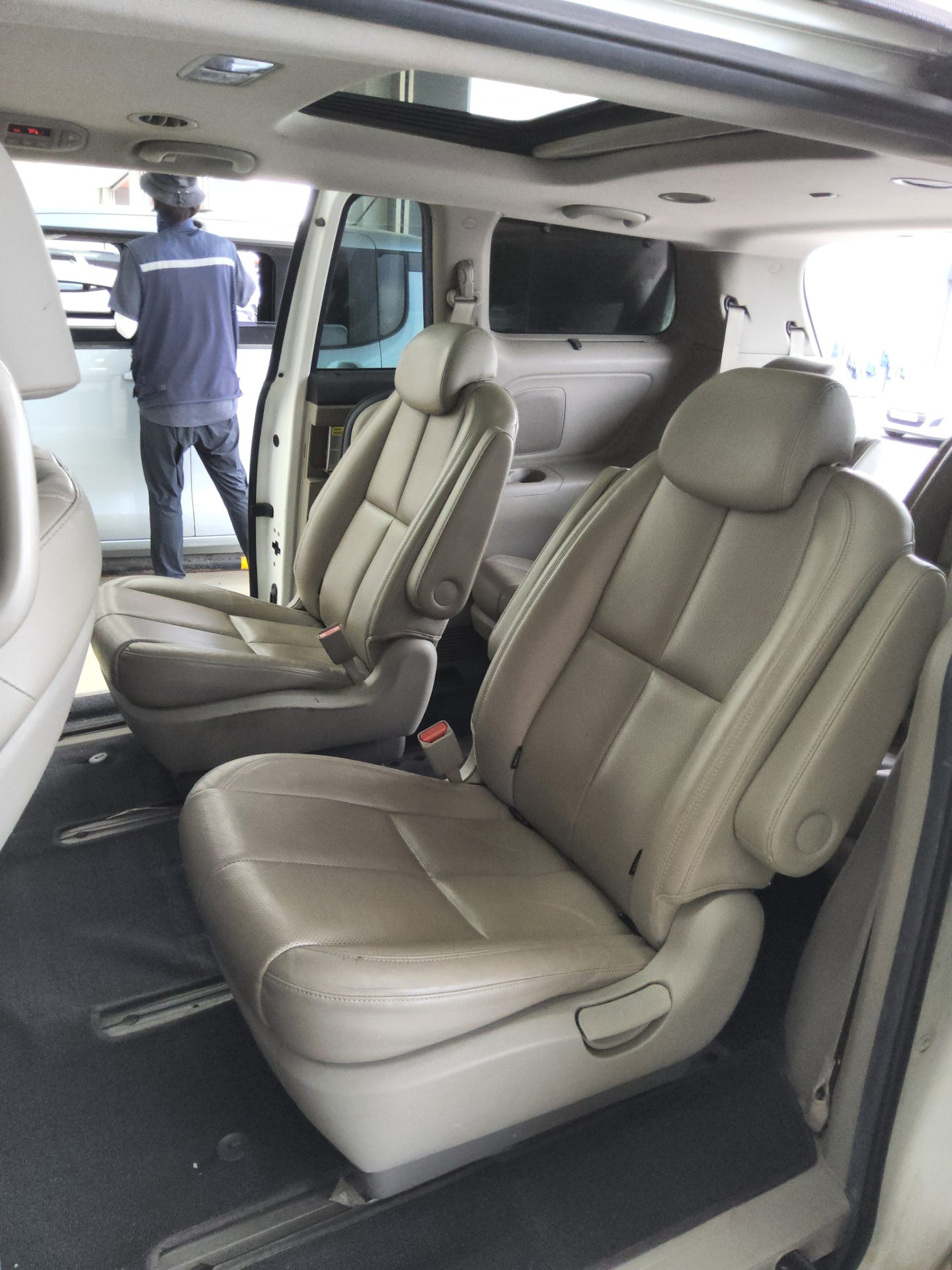 2020 - kia carnival