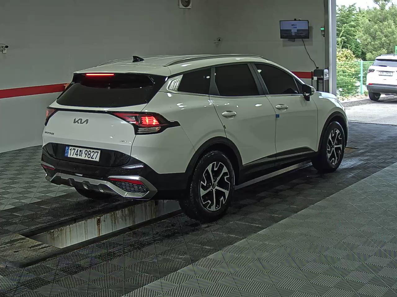 2023 - kia sportage