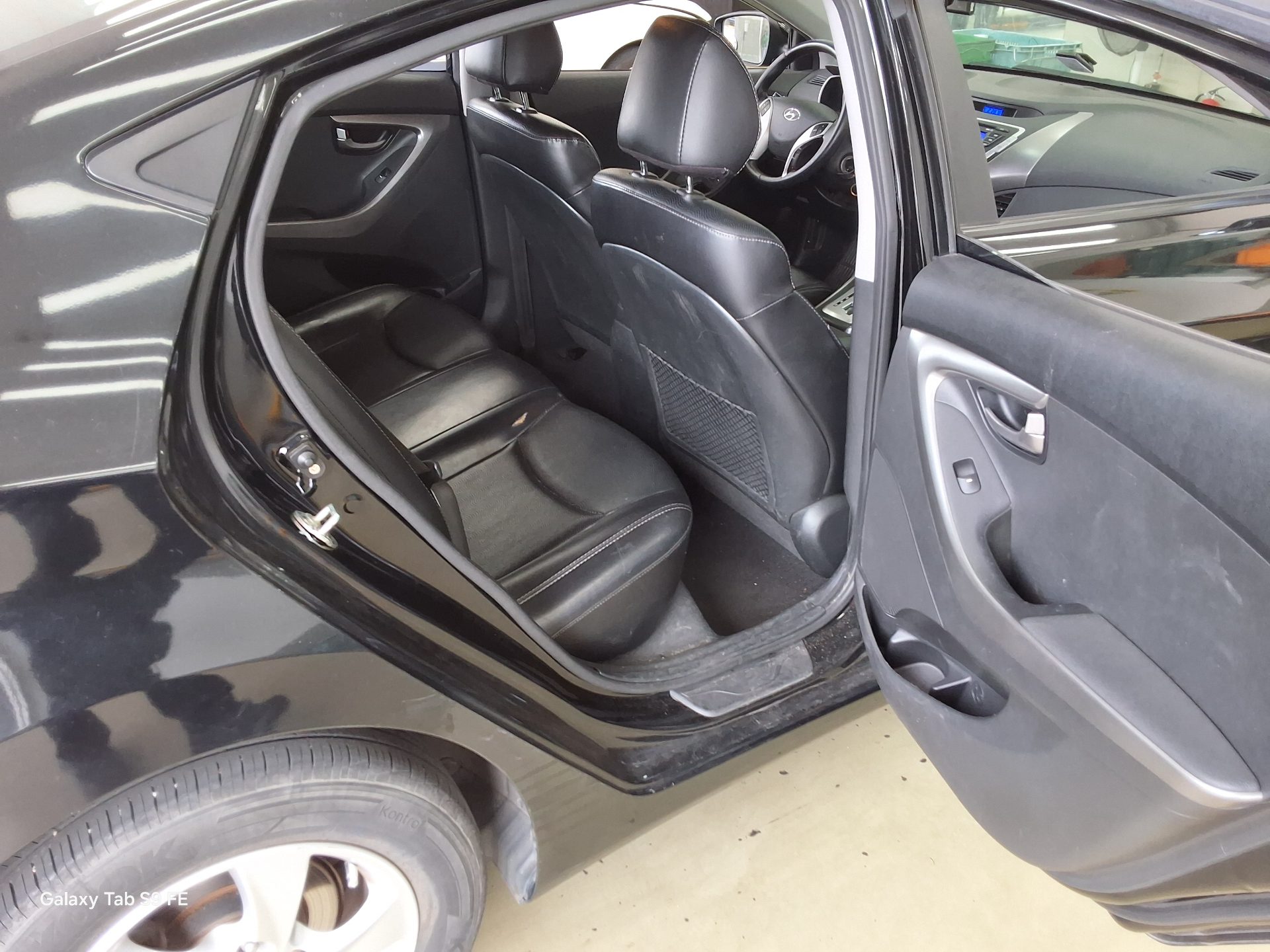 2011 - hyundai avante