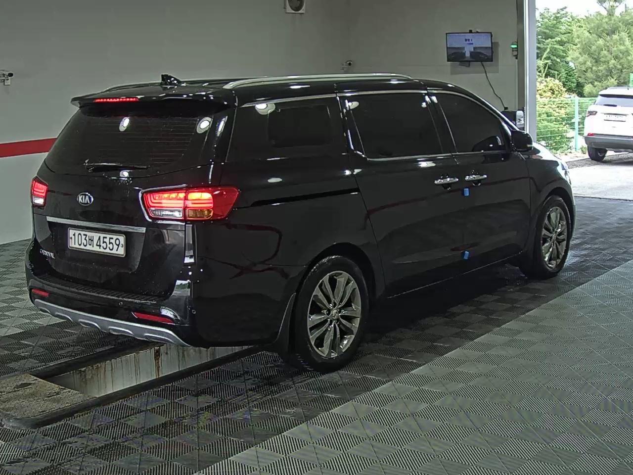 2017 - kia carnival