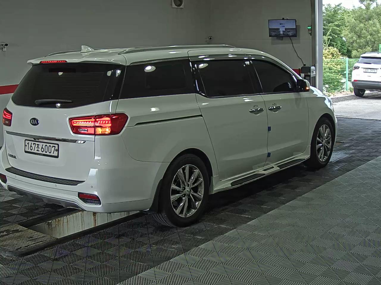 2020 - kia carnival