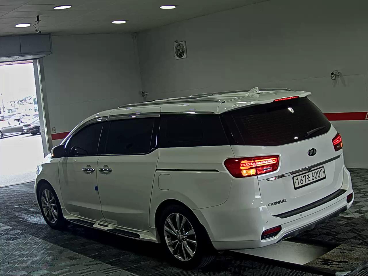 2020 - kia carnival