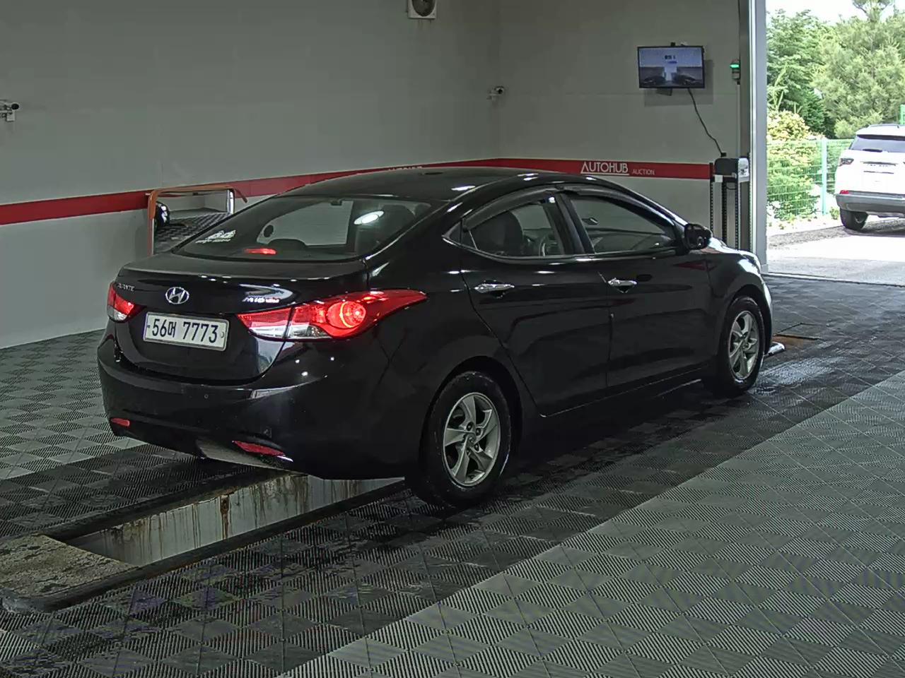 2011 - hyundai avante