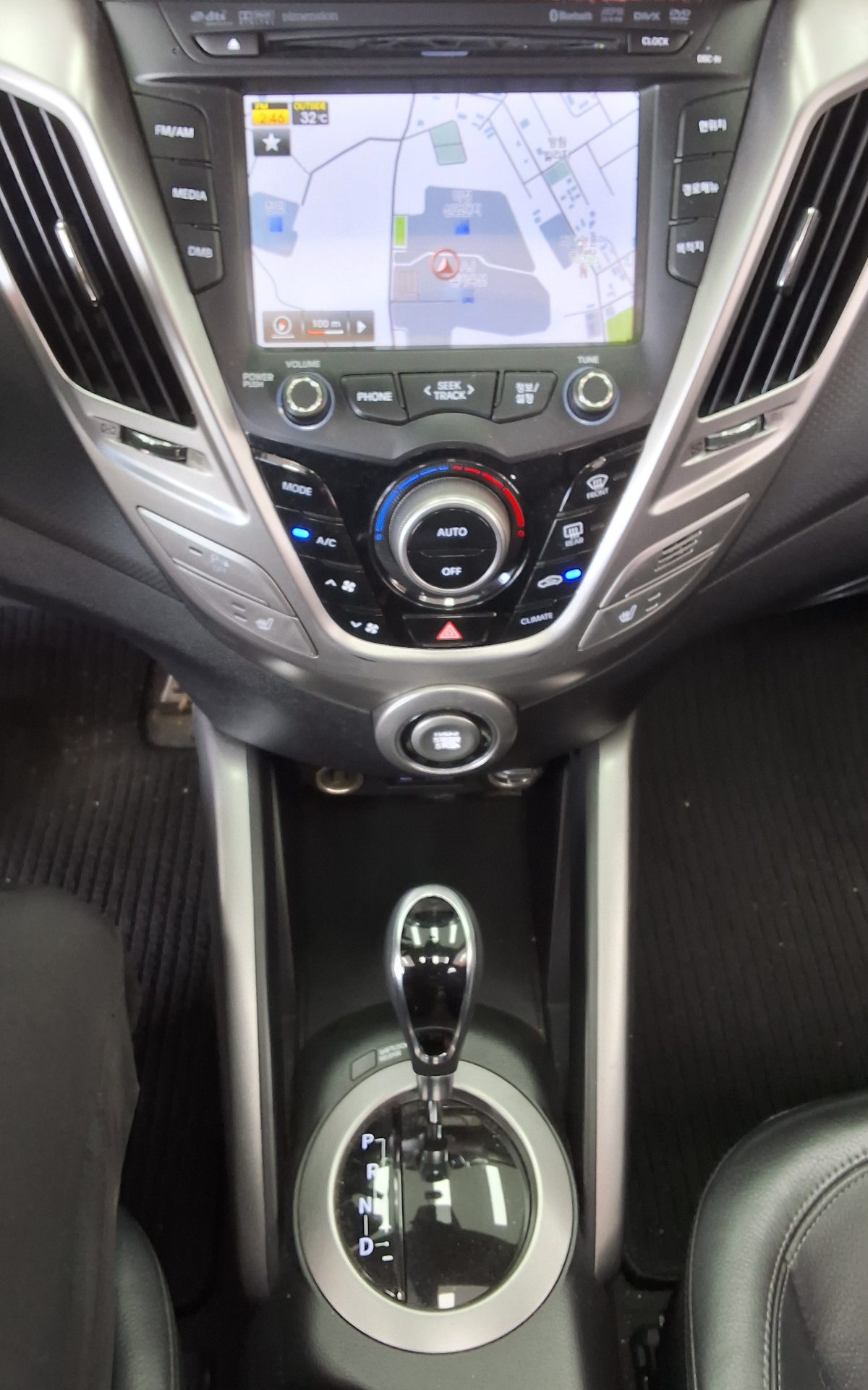 2012 - hyundai veloster