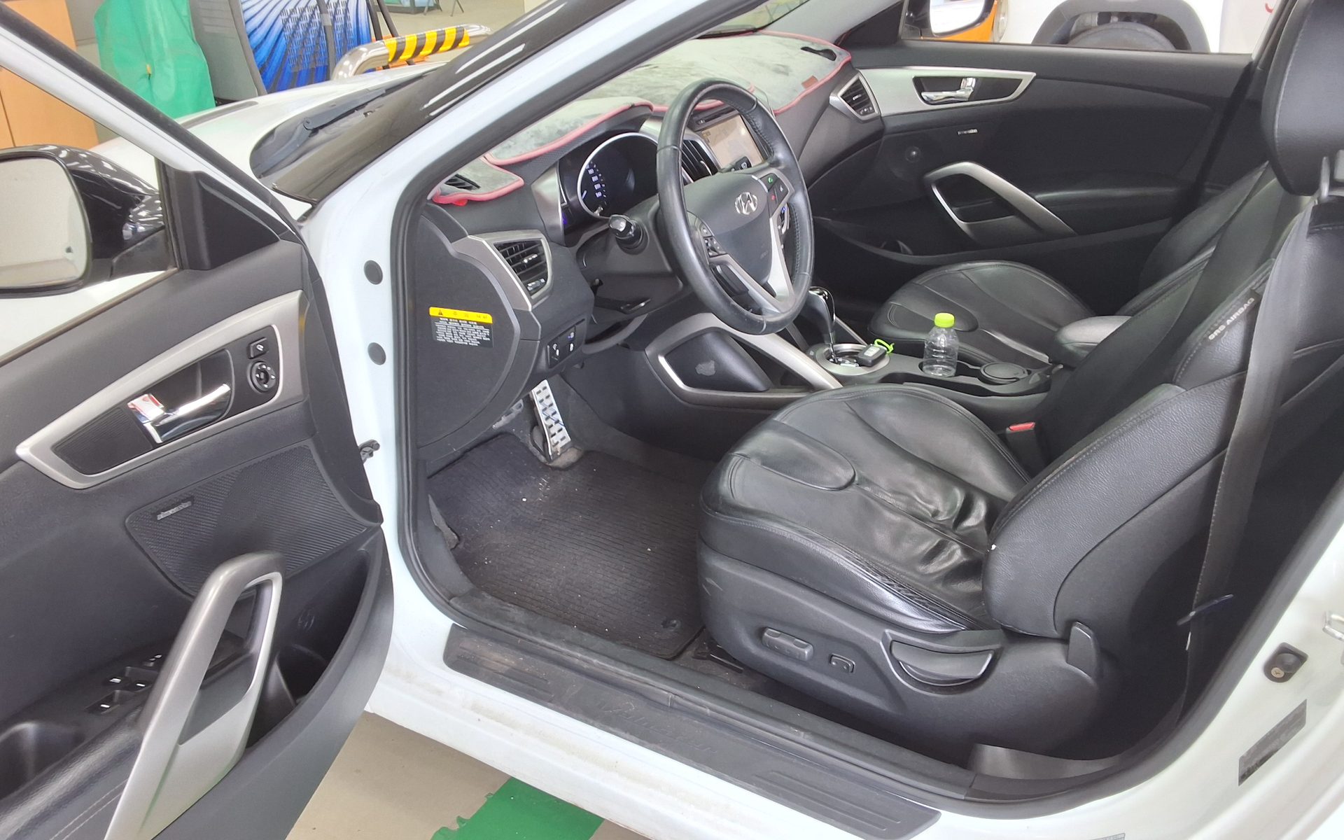 2012 - hyundai veloster