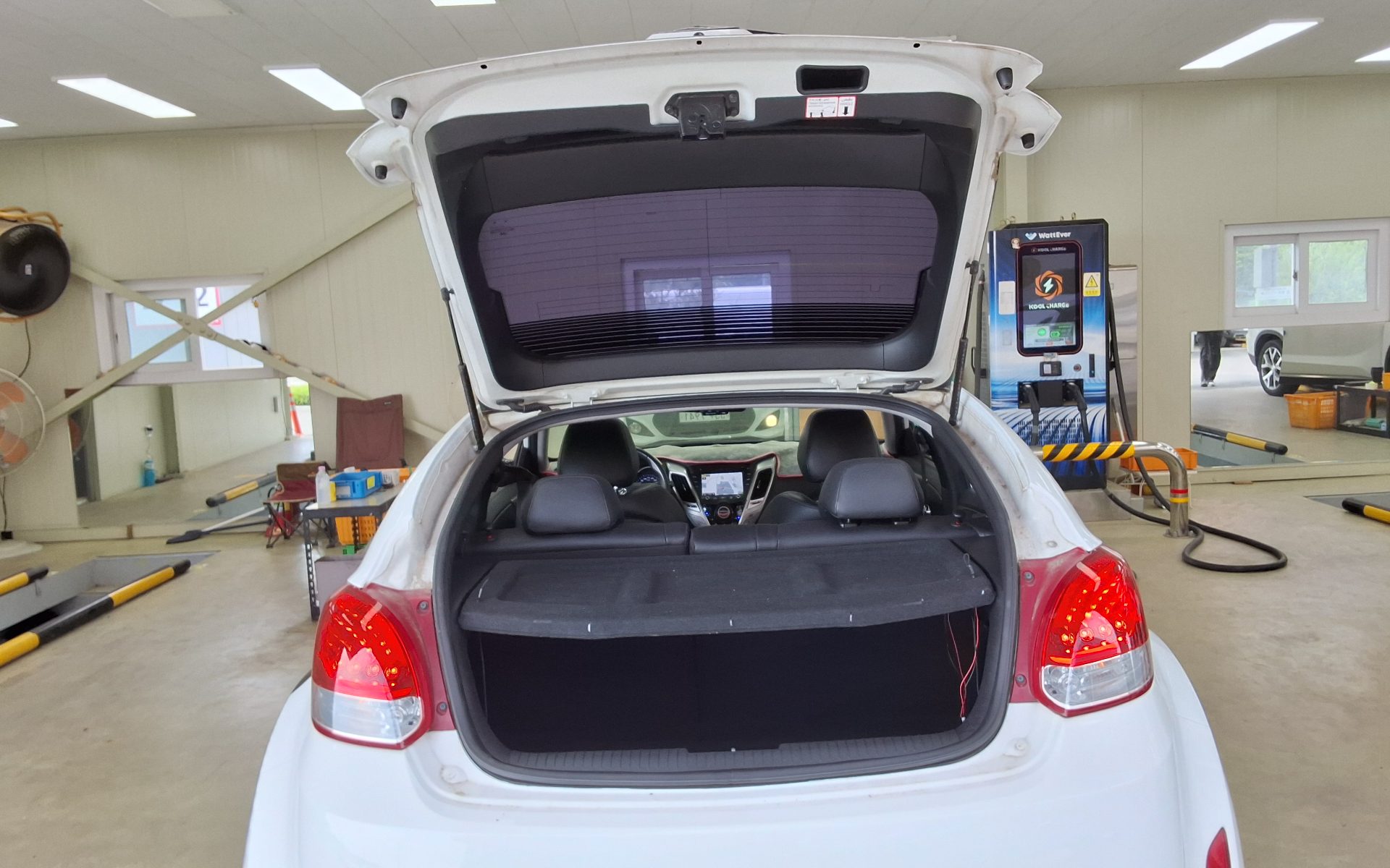 2012 - hyundai veloster