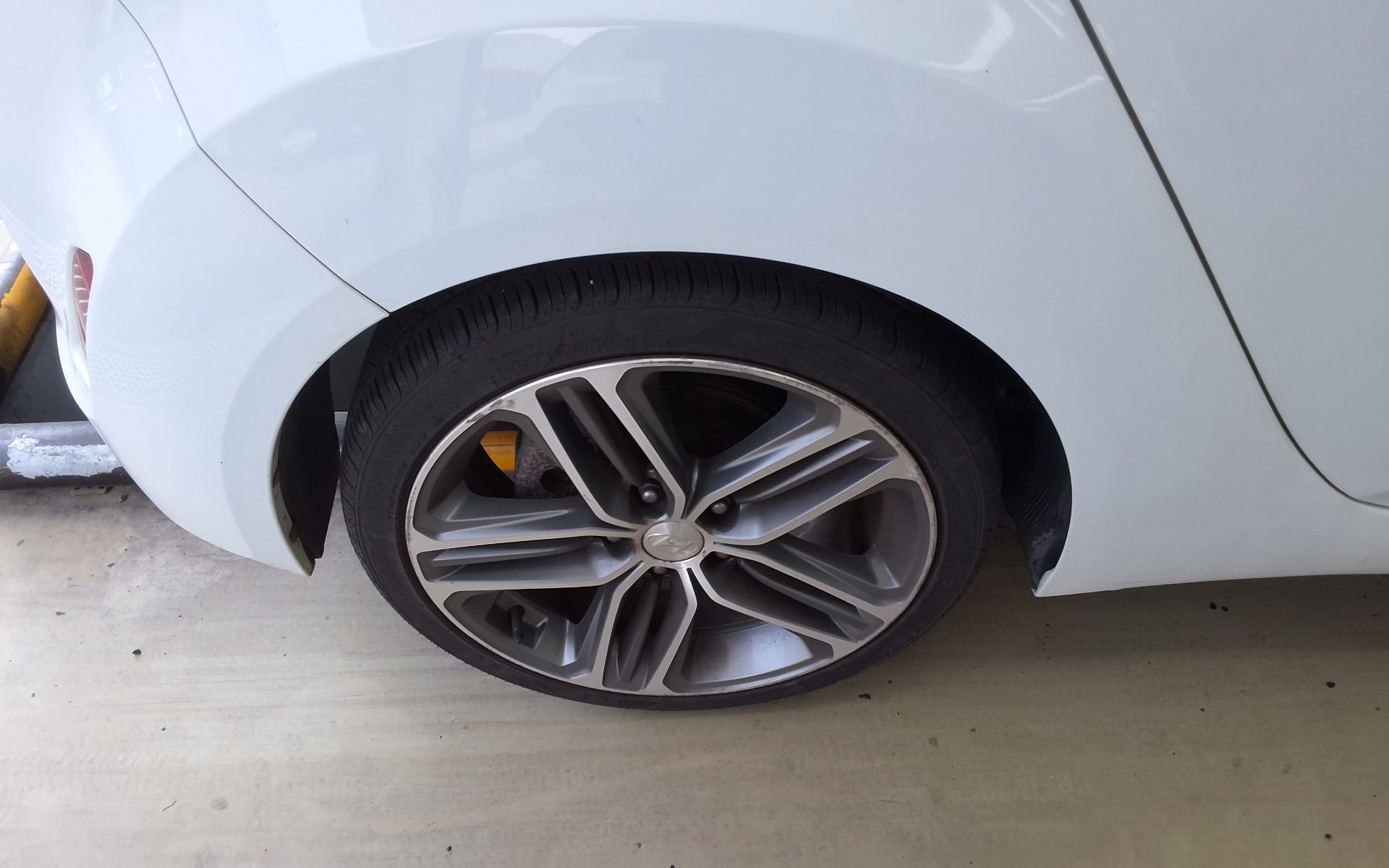 2012 - hyundai veloster