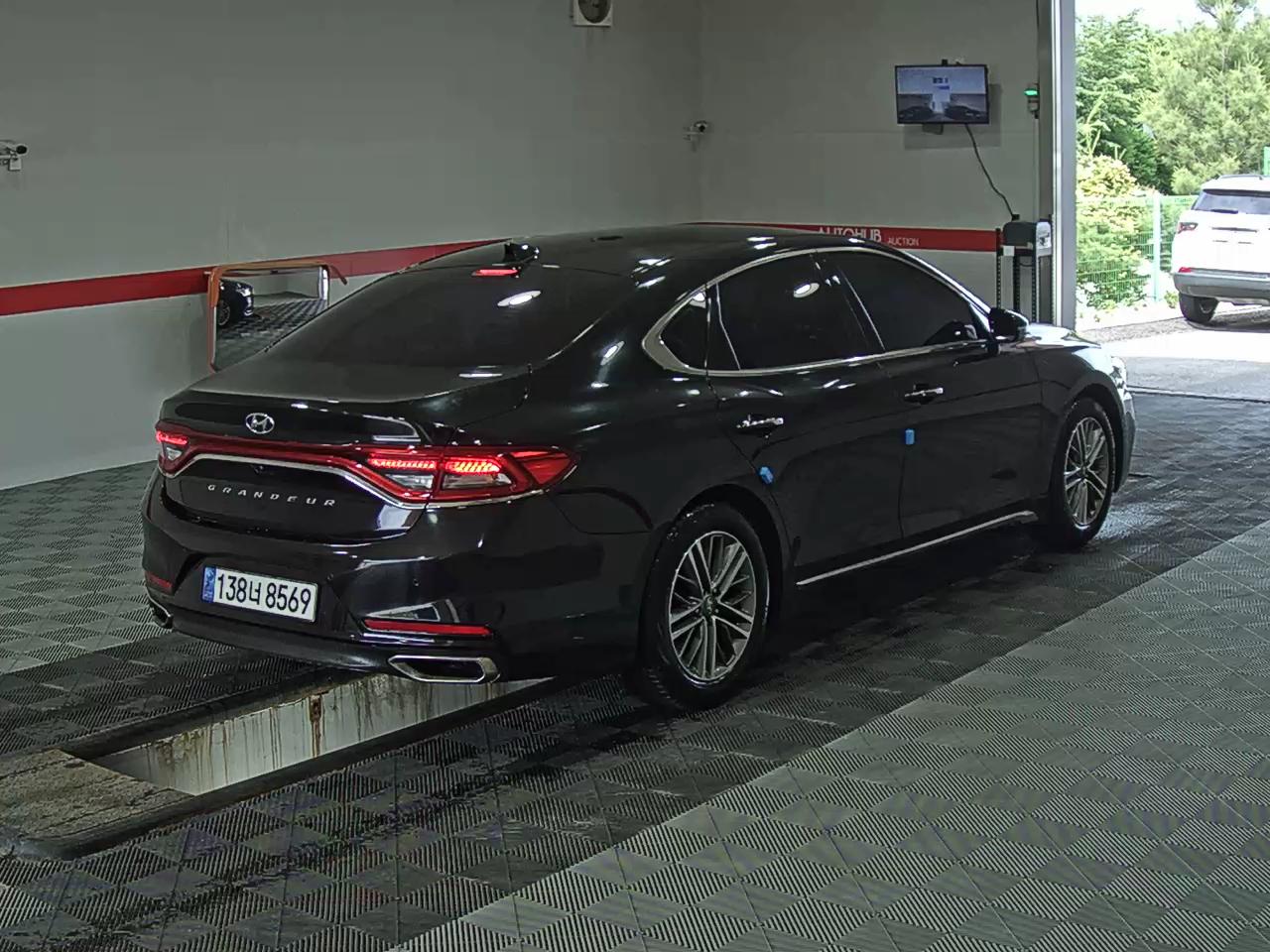 2018 - hyundai grandeur