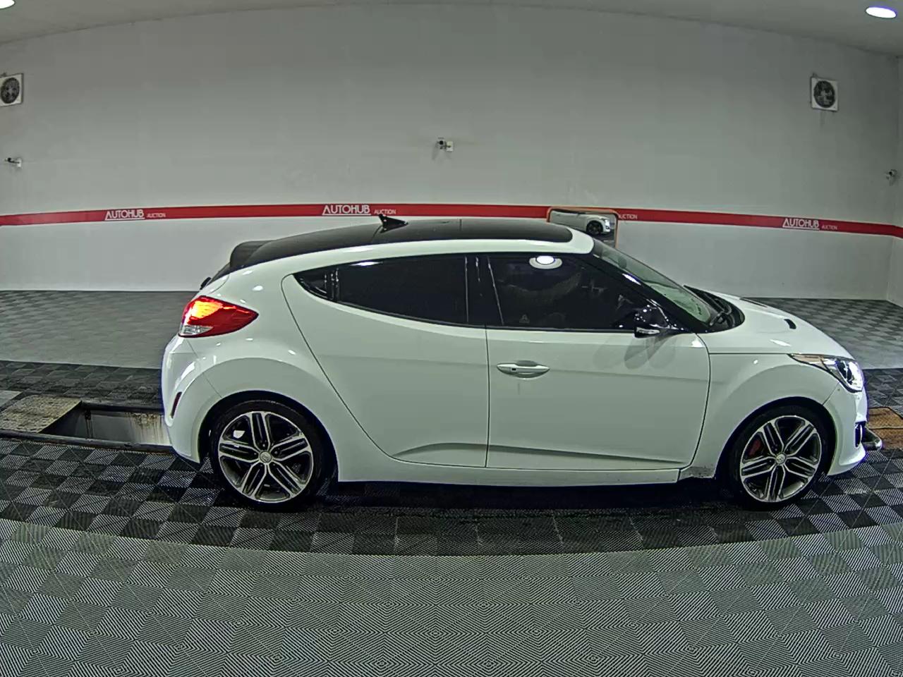 2012 - hyundai veloster