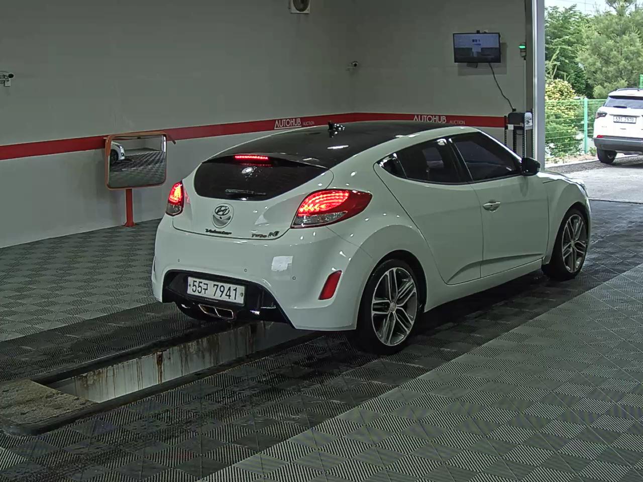 2012 - hyundai veloster