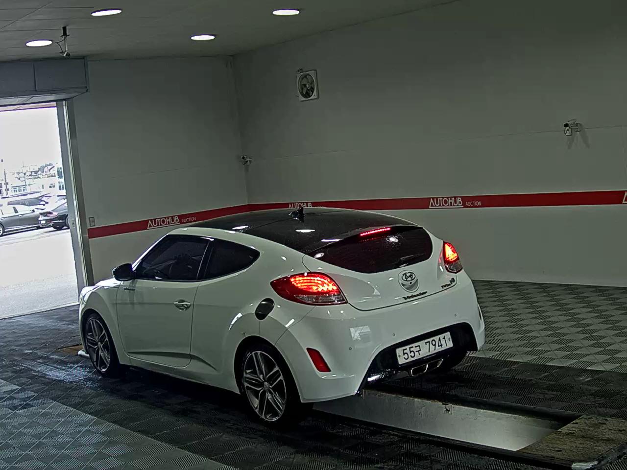 2012 - hyundai veloster