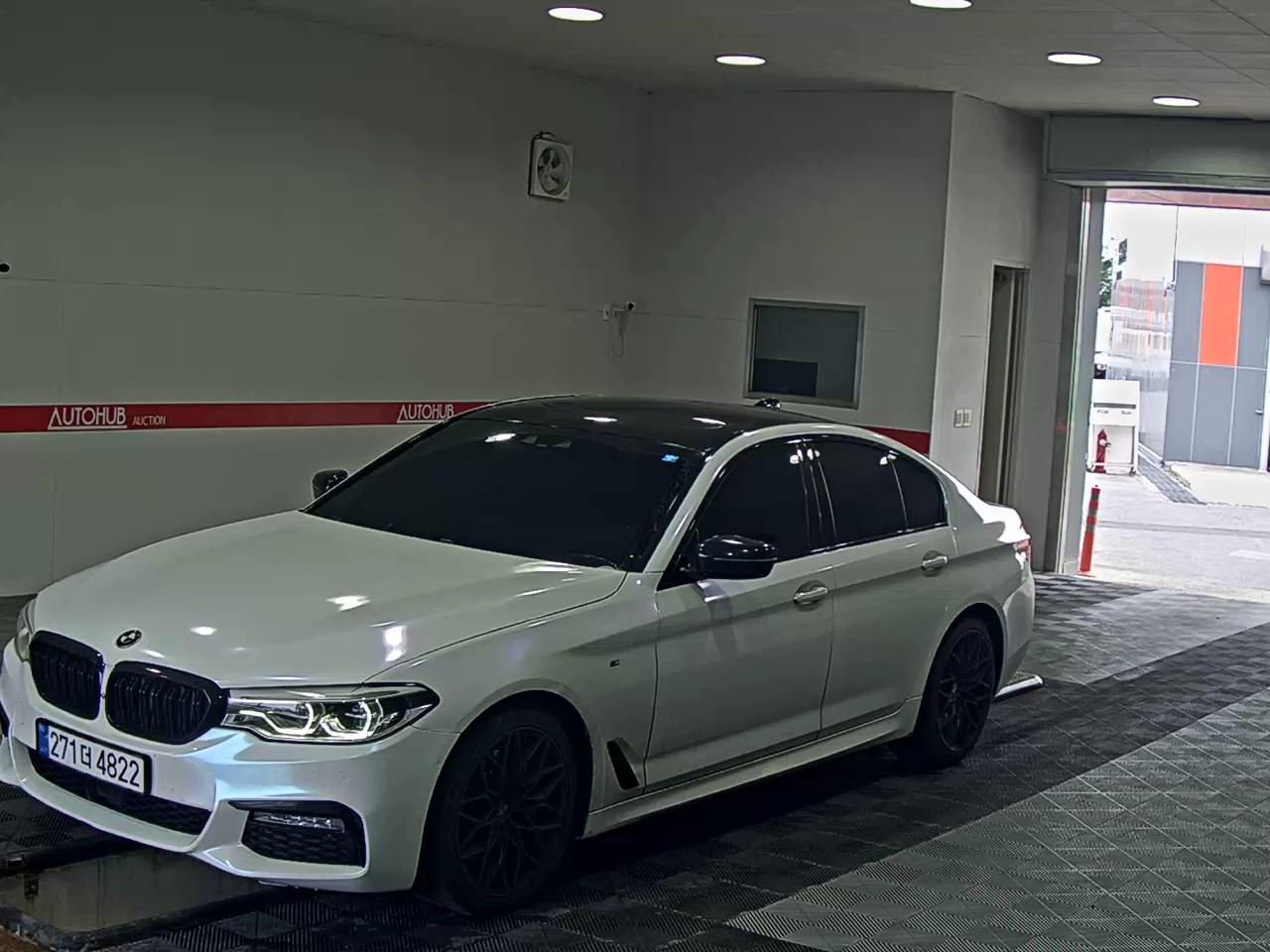 BMW 5 SERIES (7TH GEN) 530i M PACK