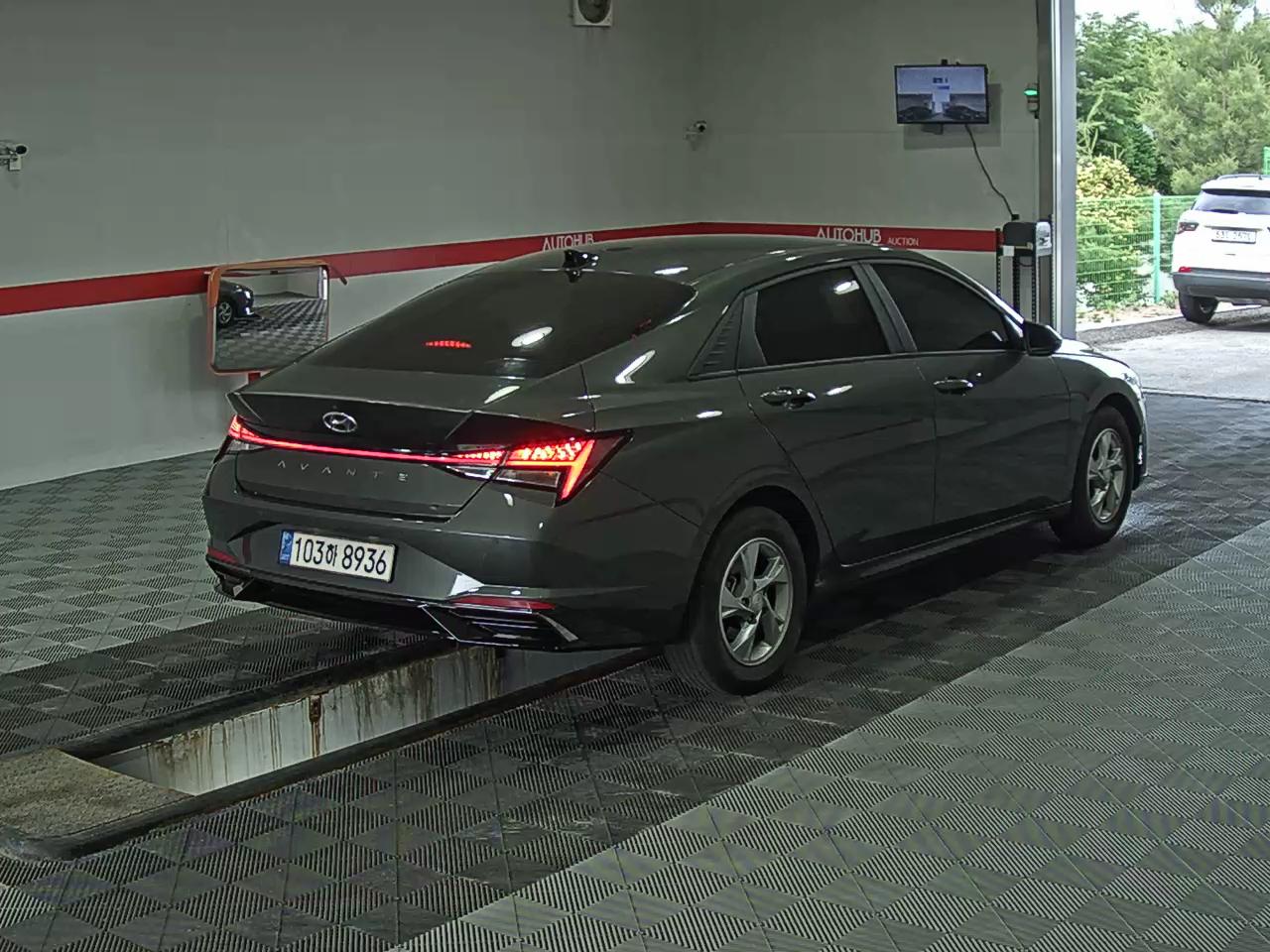 2021 - hyundai avante