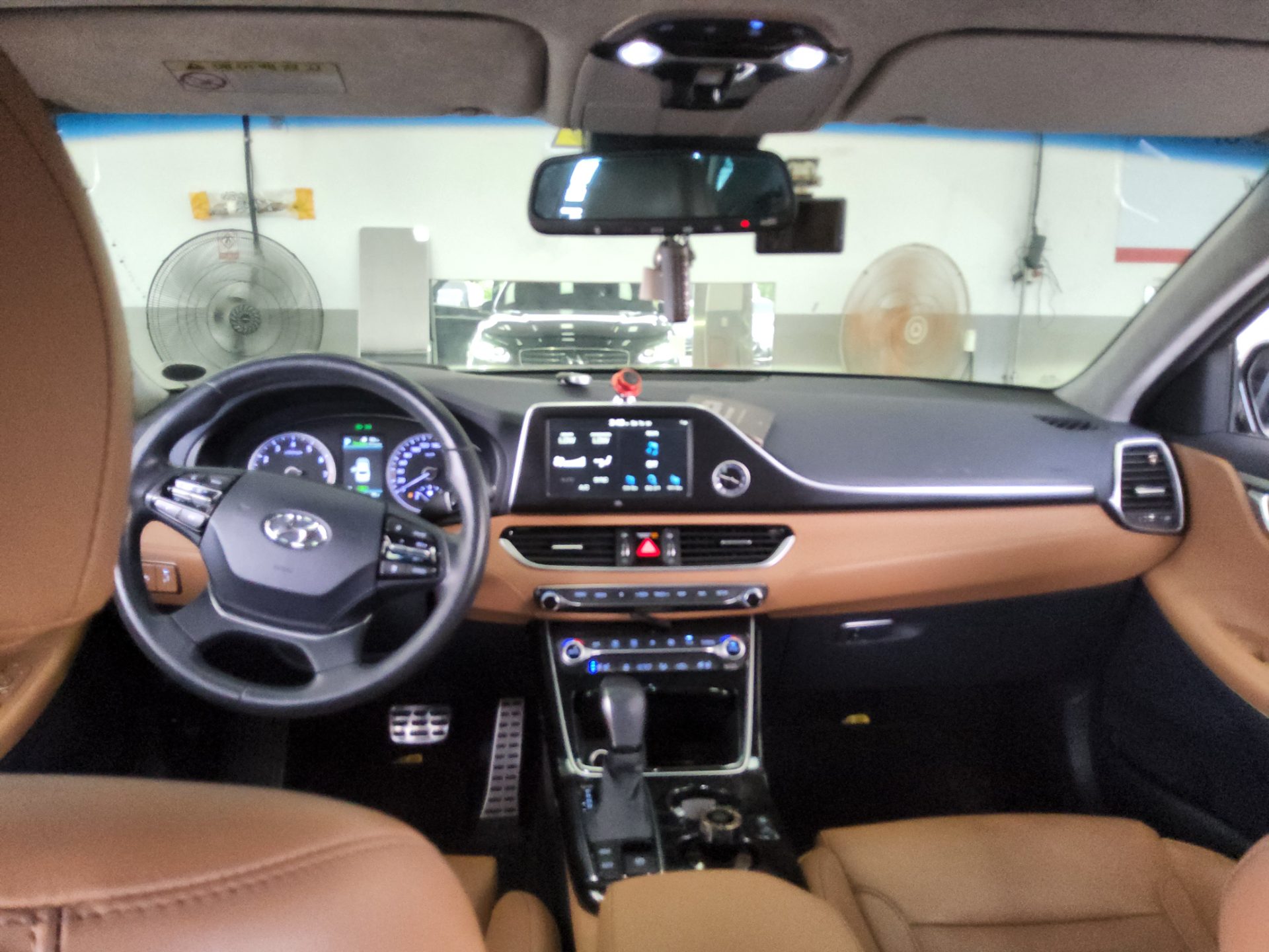 2018 - hyundai grandeur