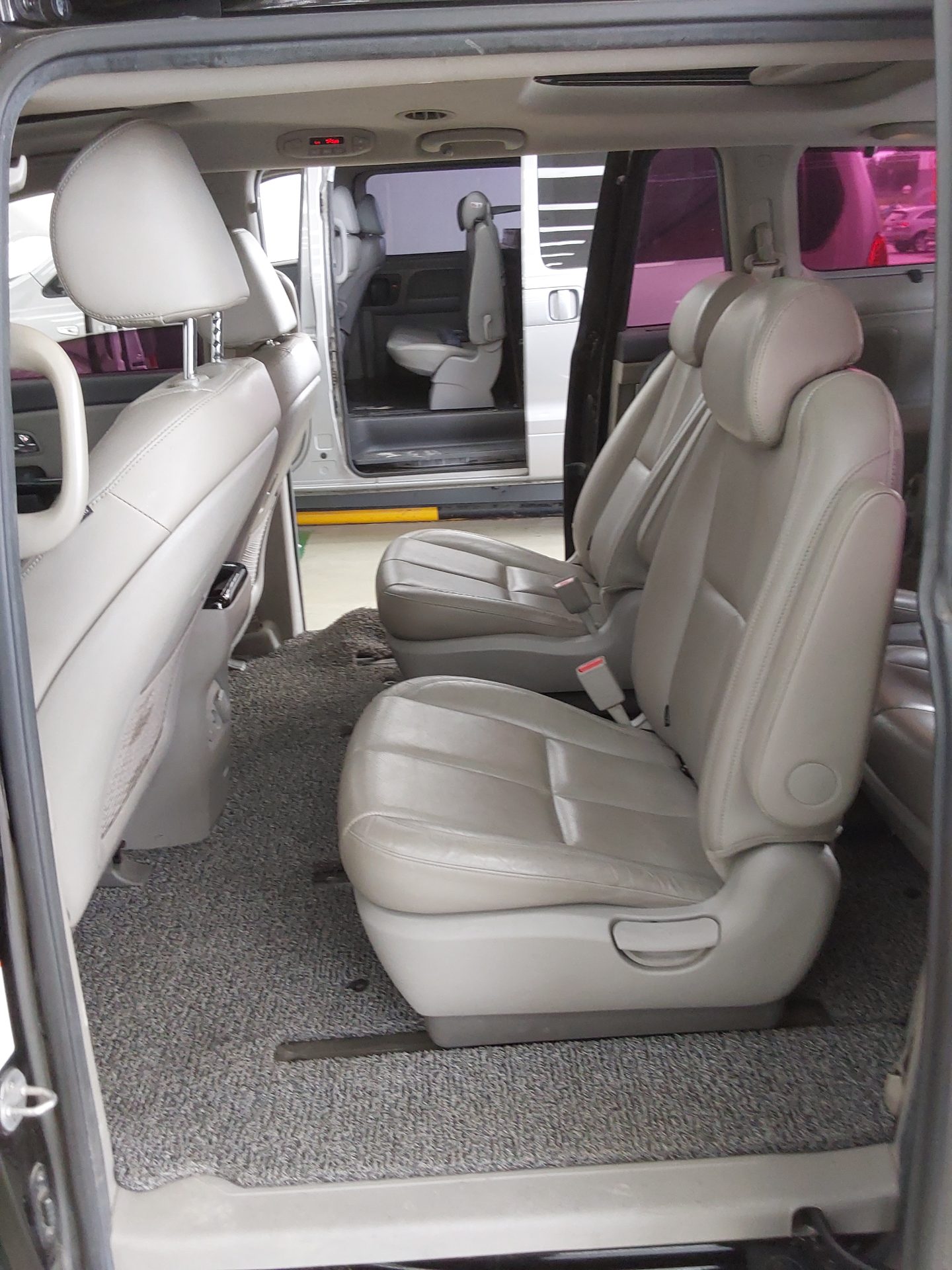 2018 - kia carnival