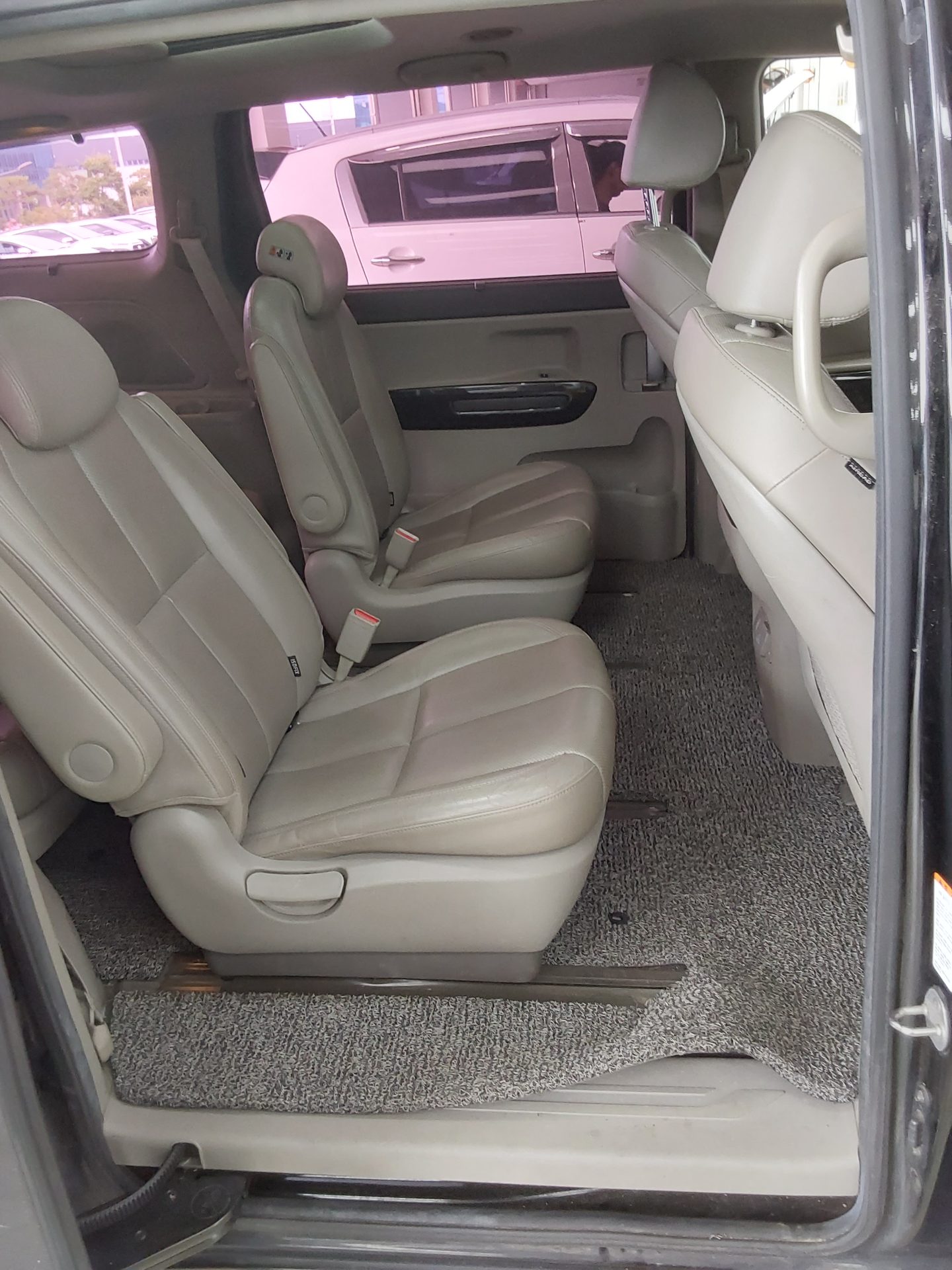 2018 - kia carnival