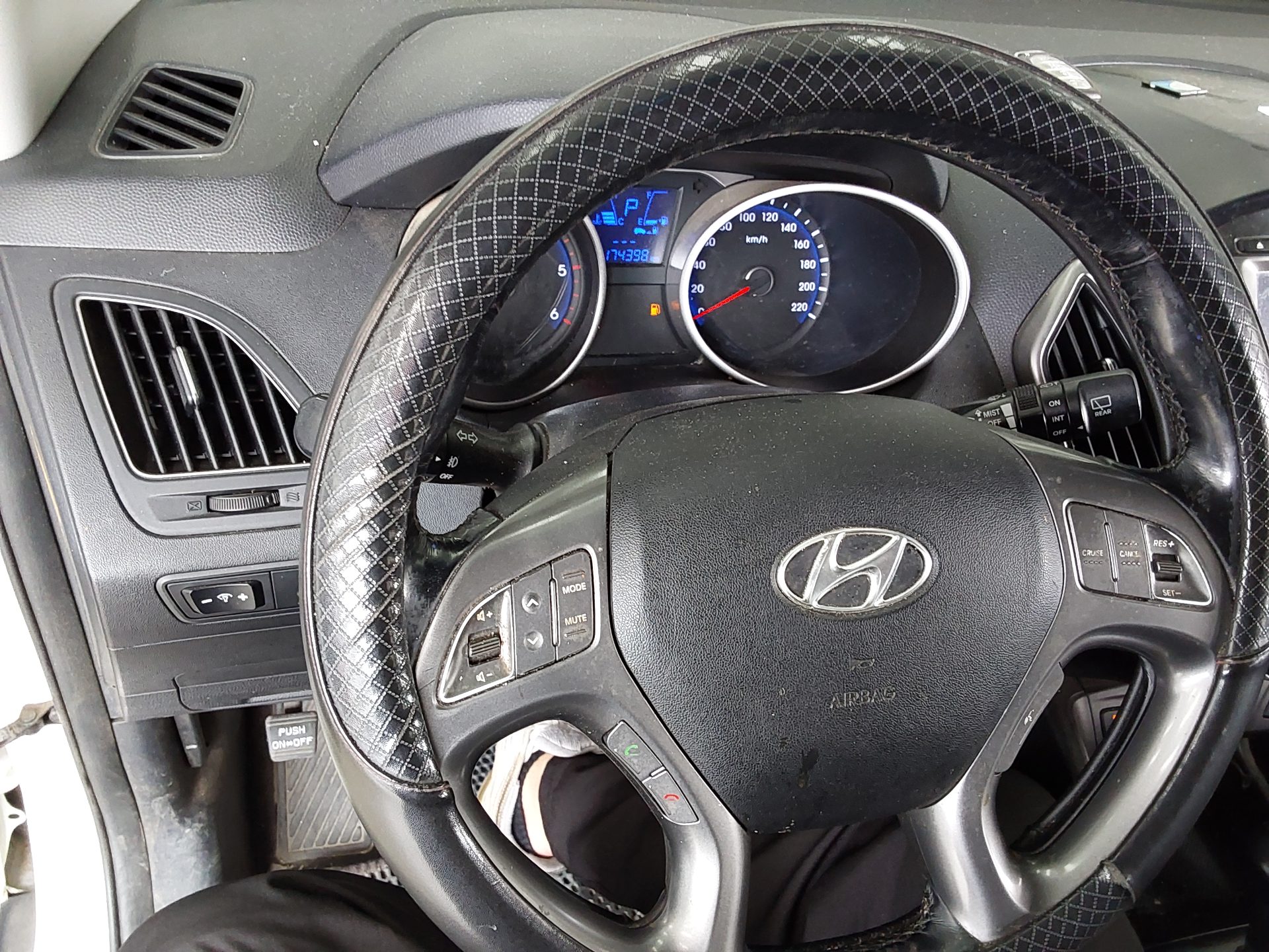 2014 - hyundai tucson