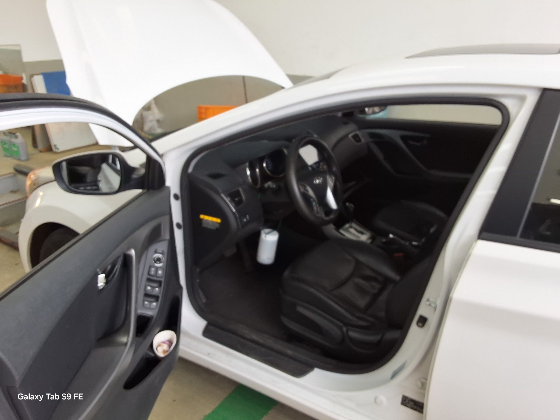 2012 - hyundai avante