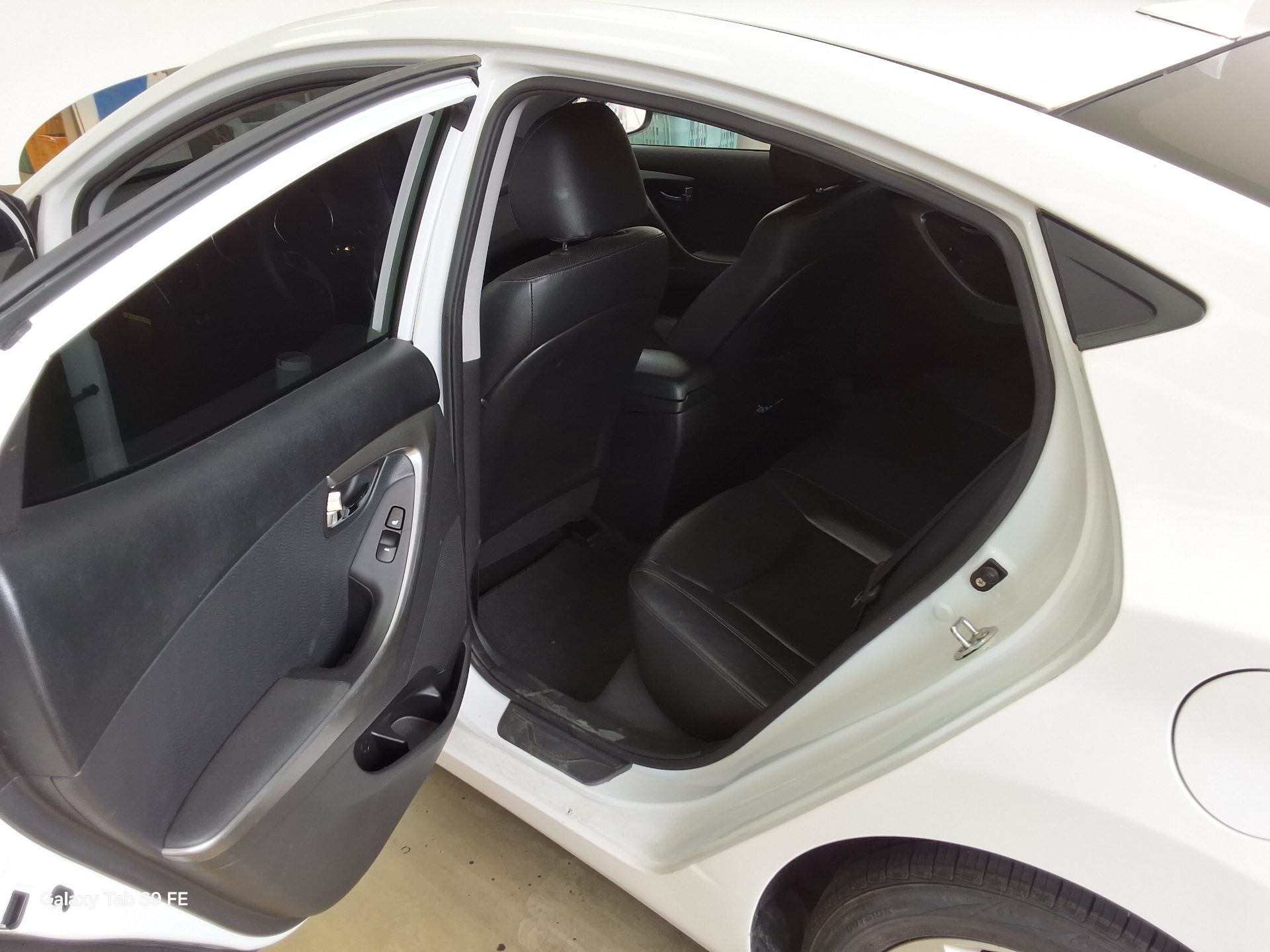 2012 - hyundai avante