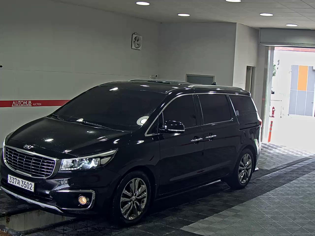 KIA CARNIVAL