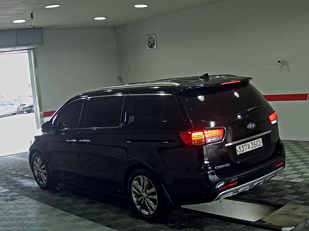 2018 - kia carnival