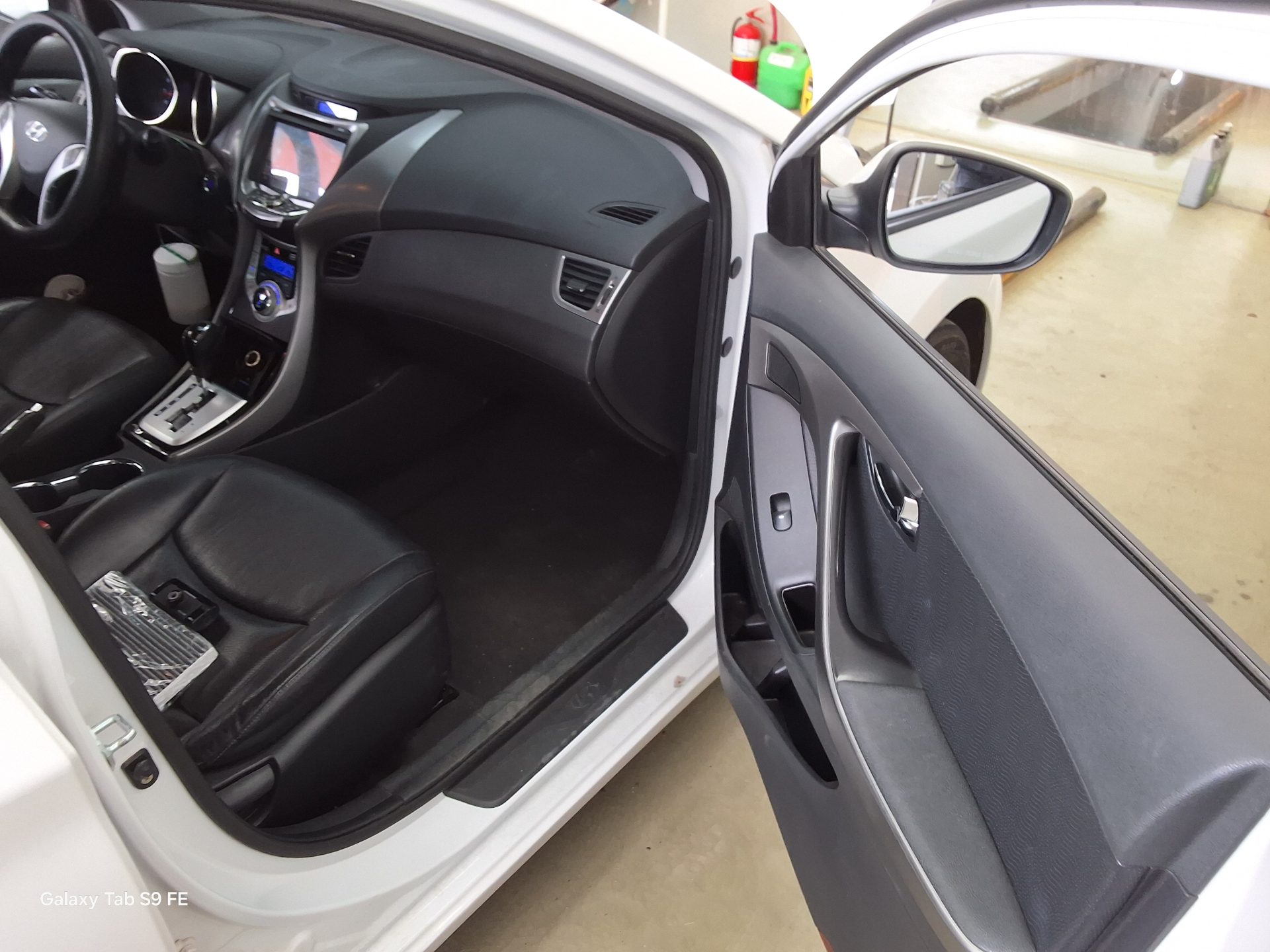 2012 - hyundai avante