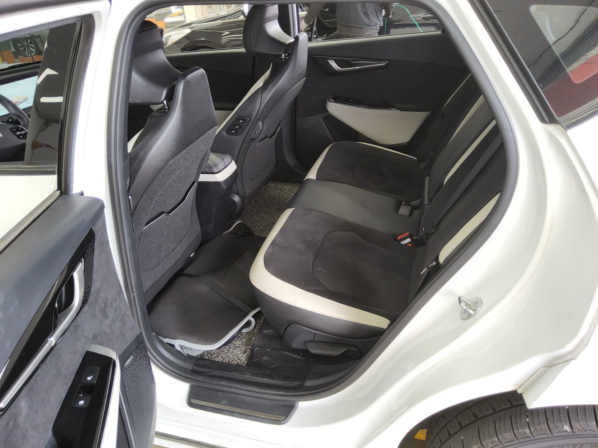 2023 - kia ev6