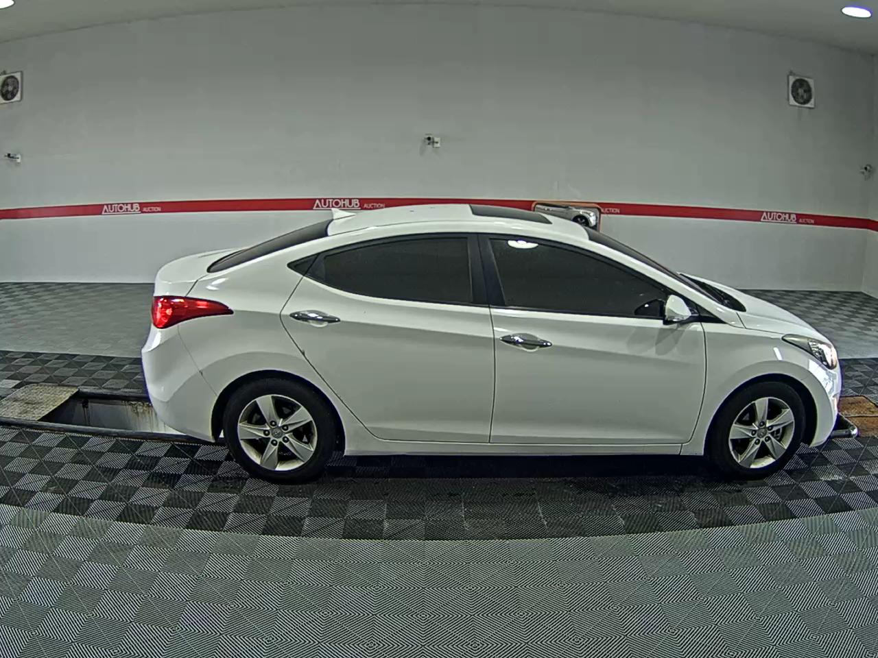 2012 - hyundai avante