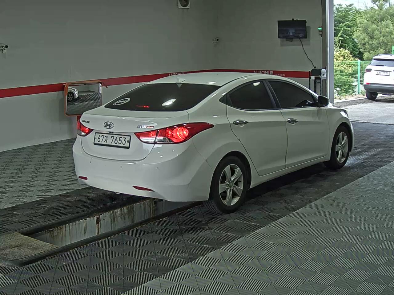 2012 - hyundai avante