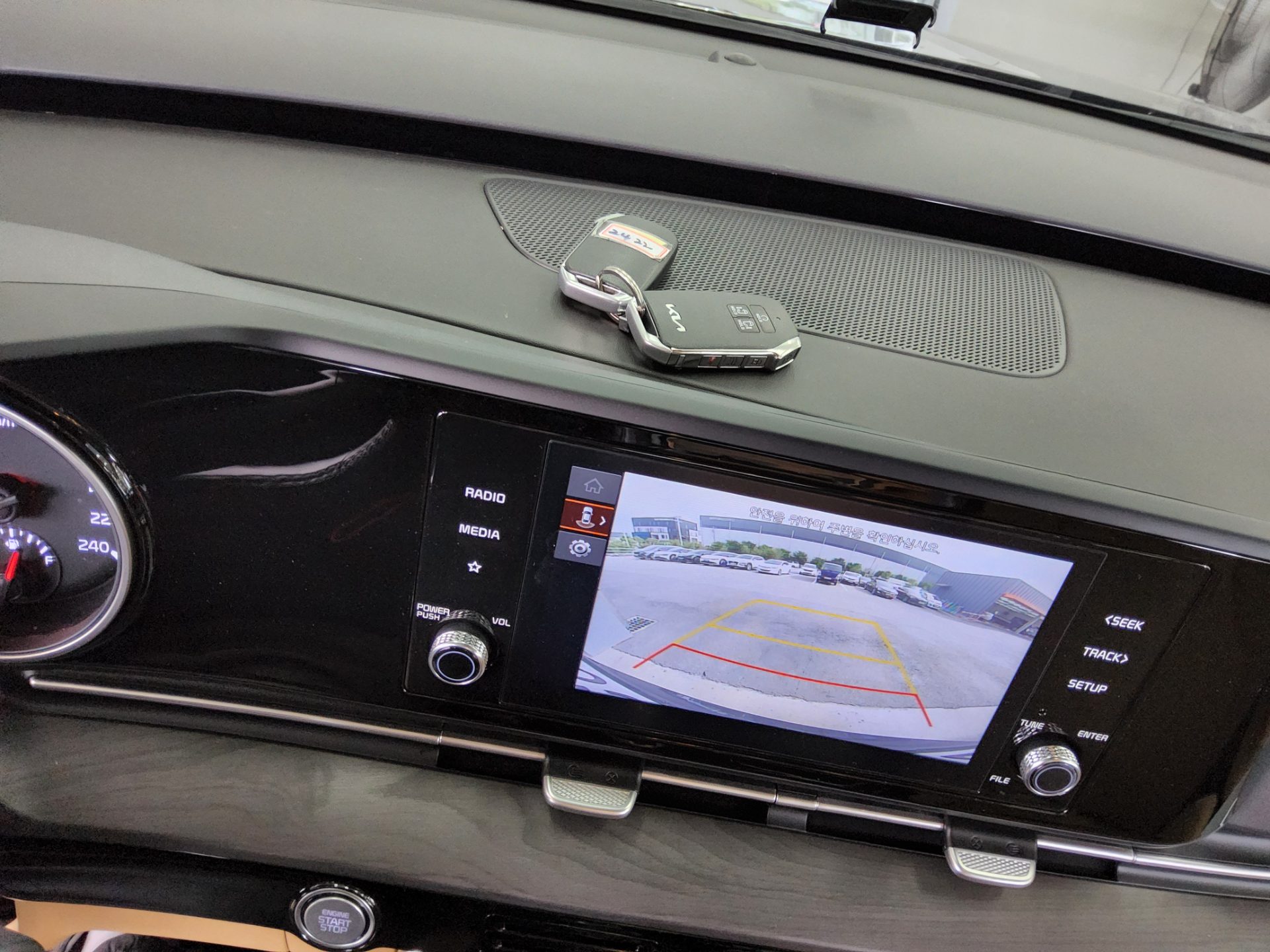 2022 - kia carnival