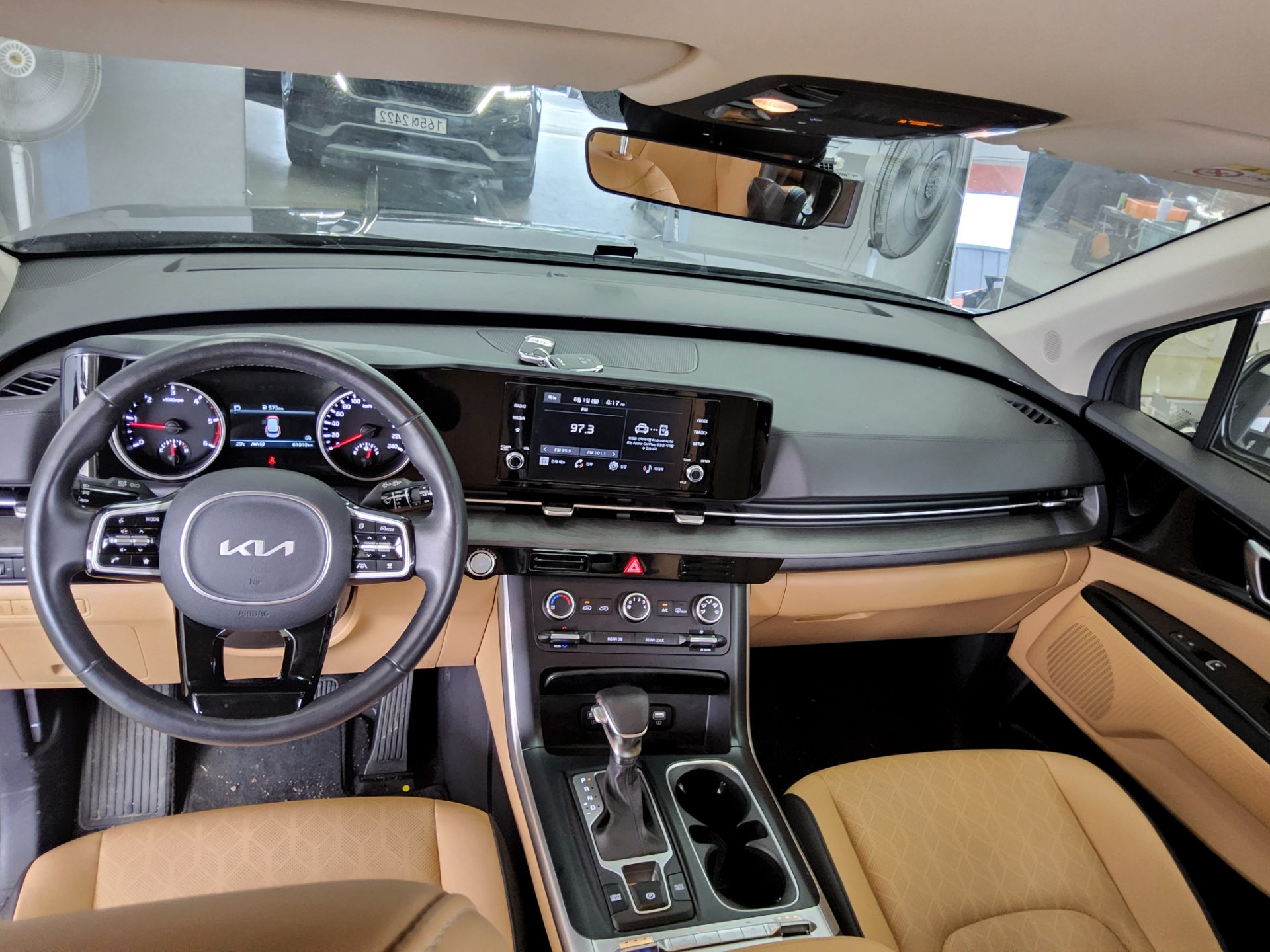 2022 - kia carnival