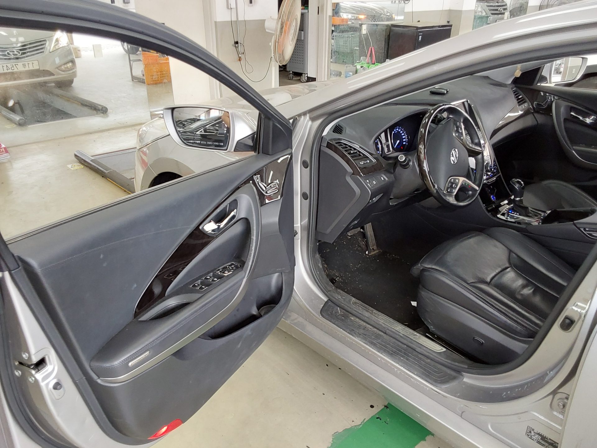 2011 - hyundai grandeur