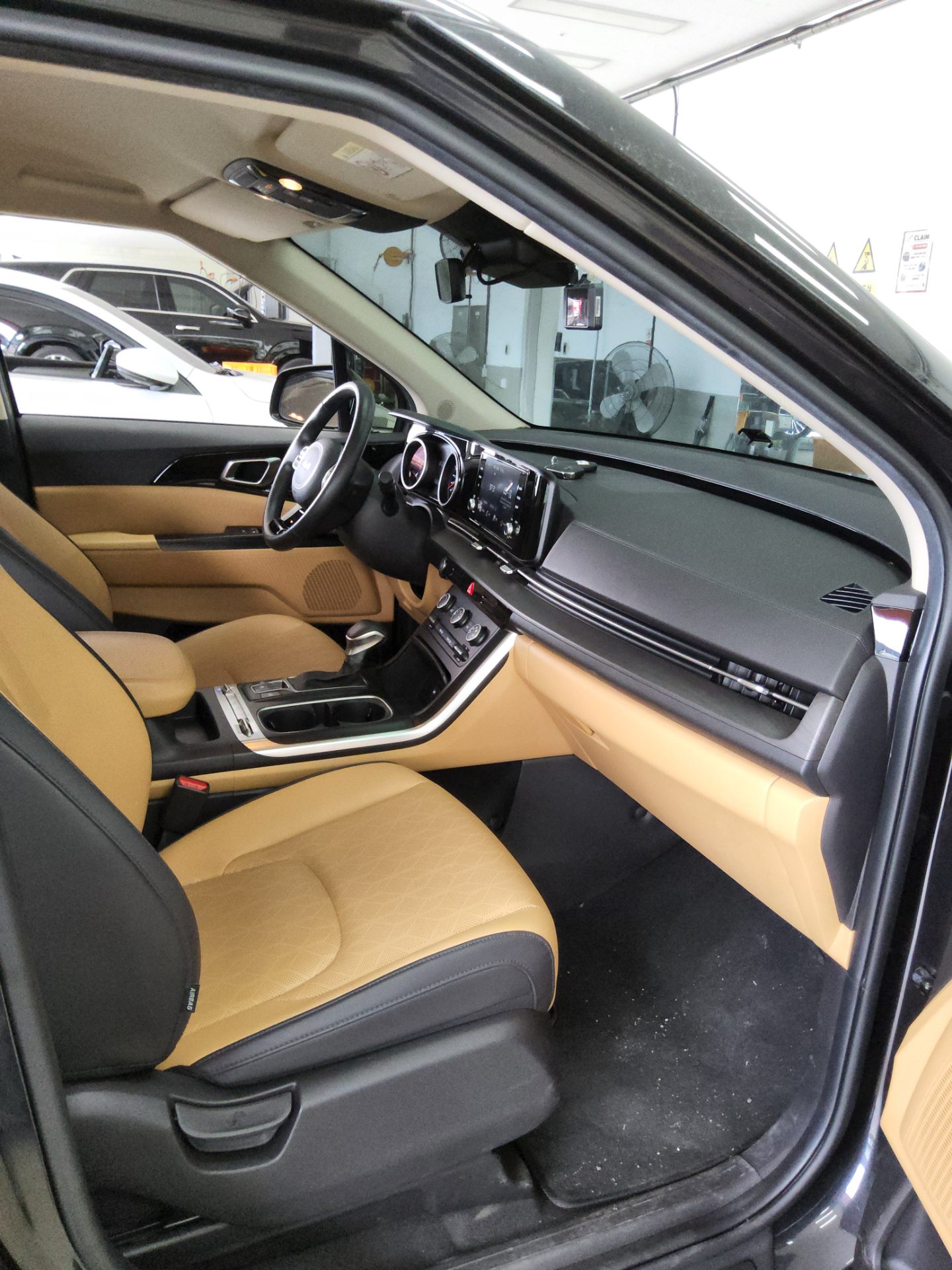 2022 - kia carnival