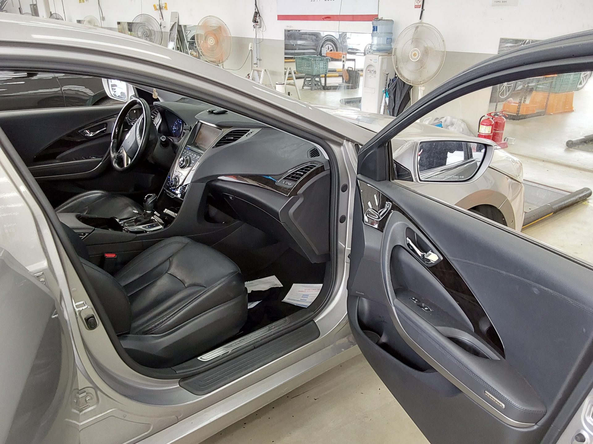 2011 - hyundai grandeur